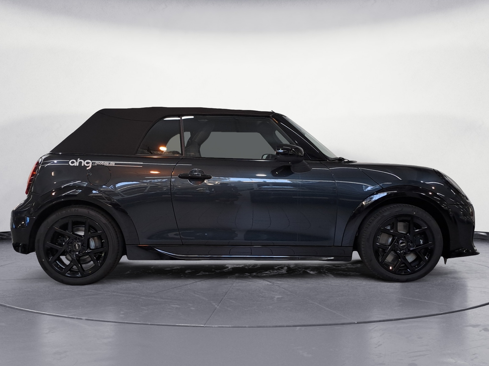 MINI - COOPER S Cabrio JCW Trim Steptronic