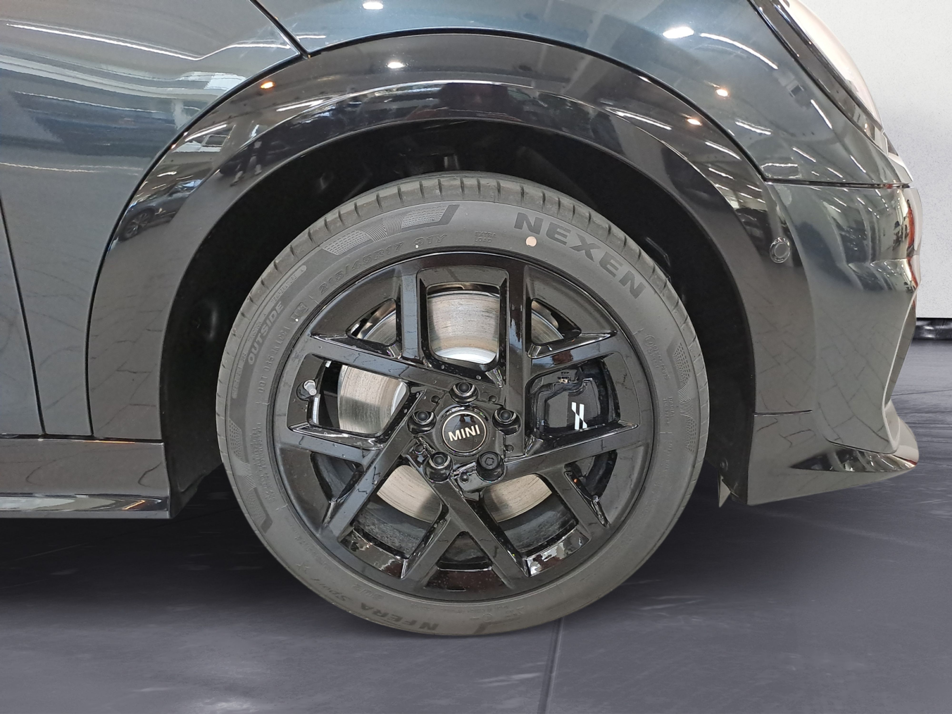 MINI - COOPER S Cabrio JCW Trim Steptronic