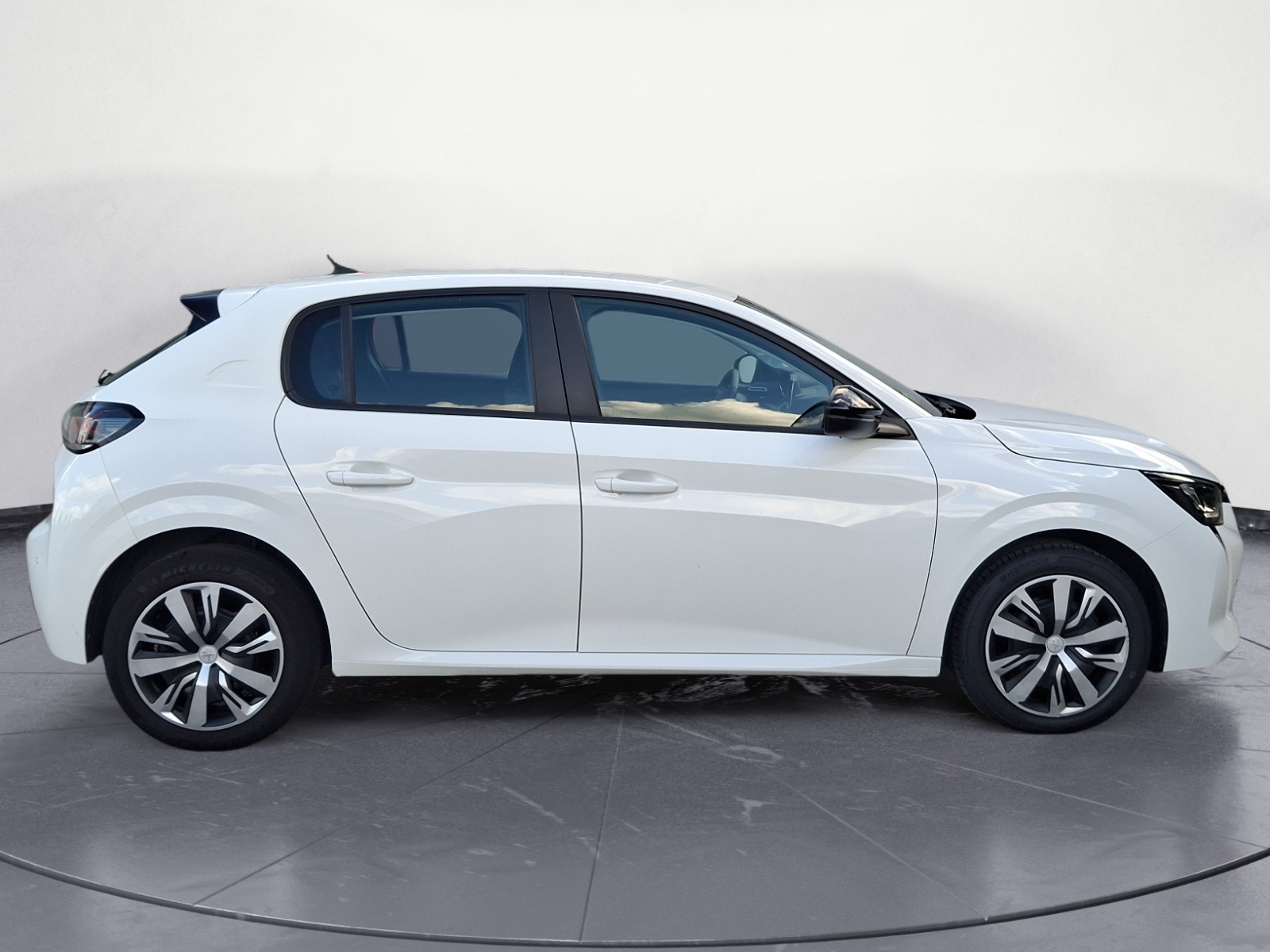 Peugeot - 208 Active Pack PureTech100