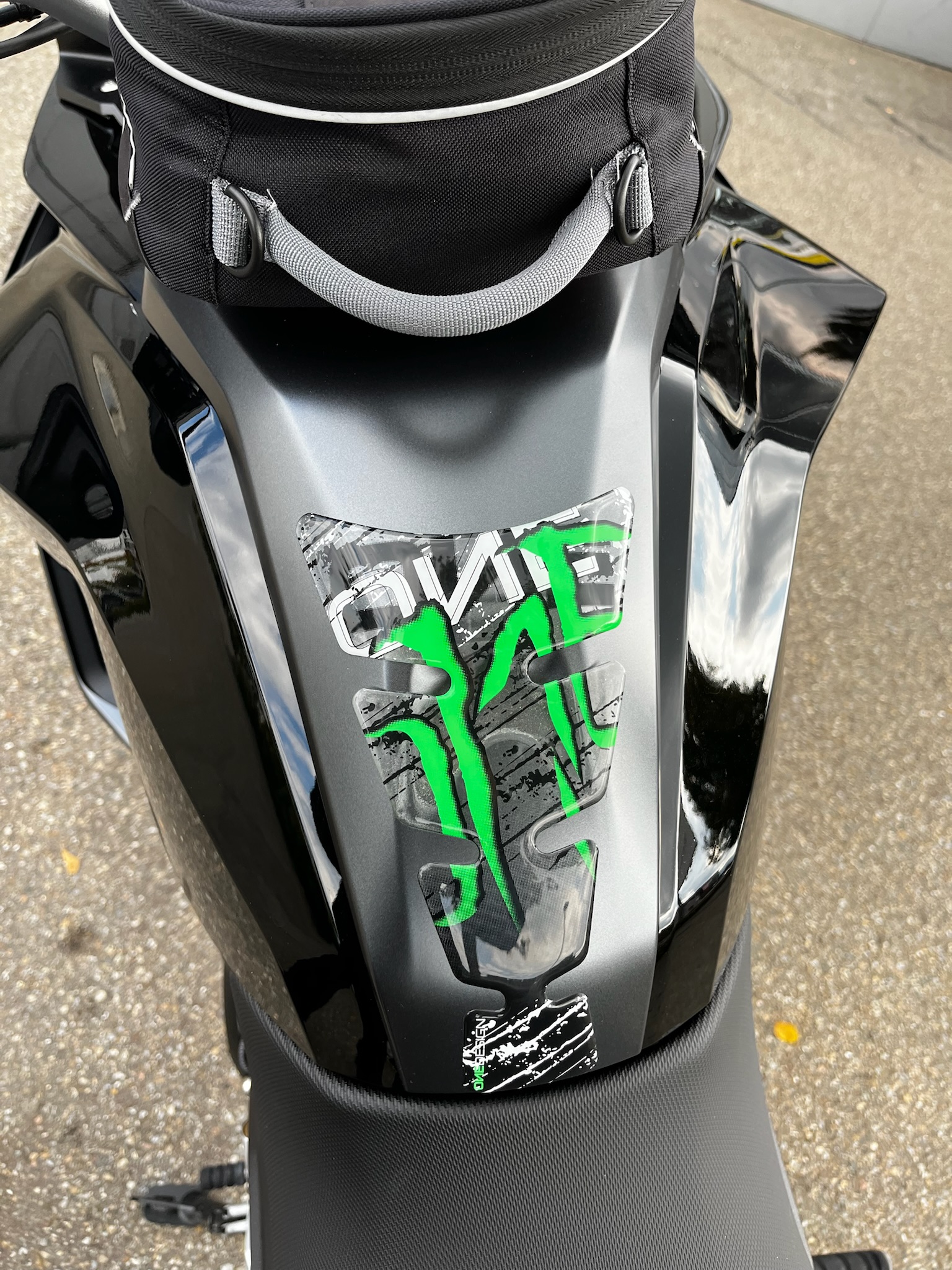 BMW Motorrad - F 900 XR mit niedriger Sitzbank