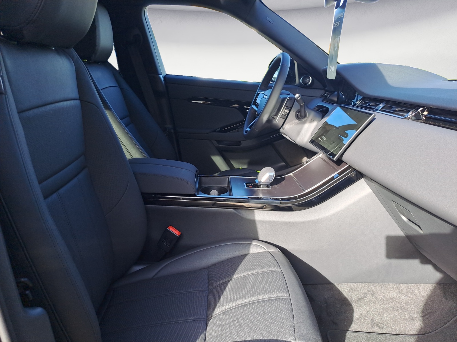 Land Rover - Range Rover Evoque P270e Dy SE