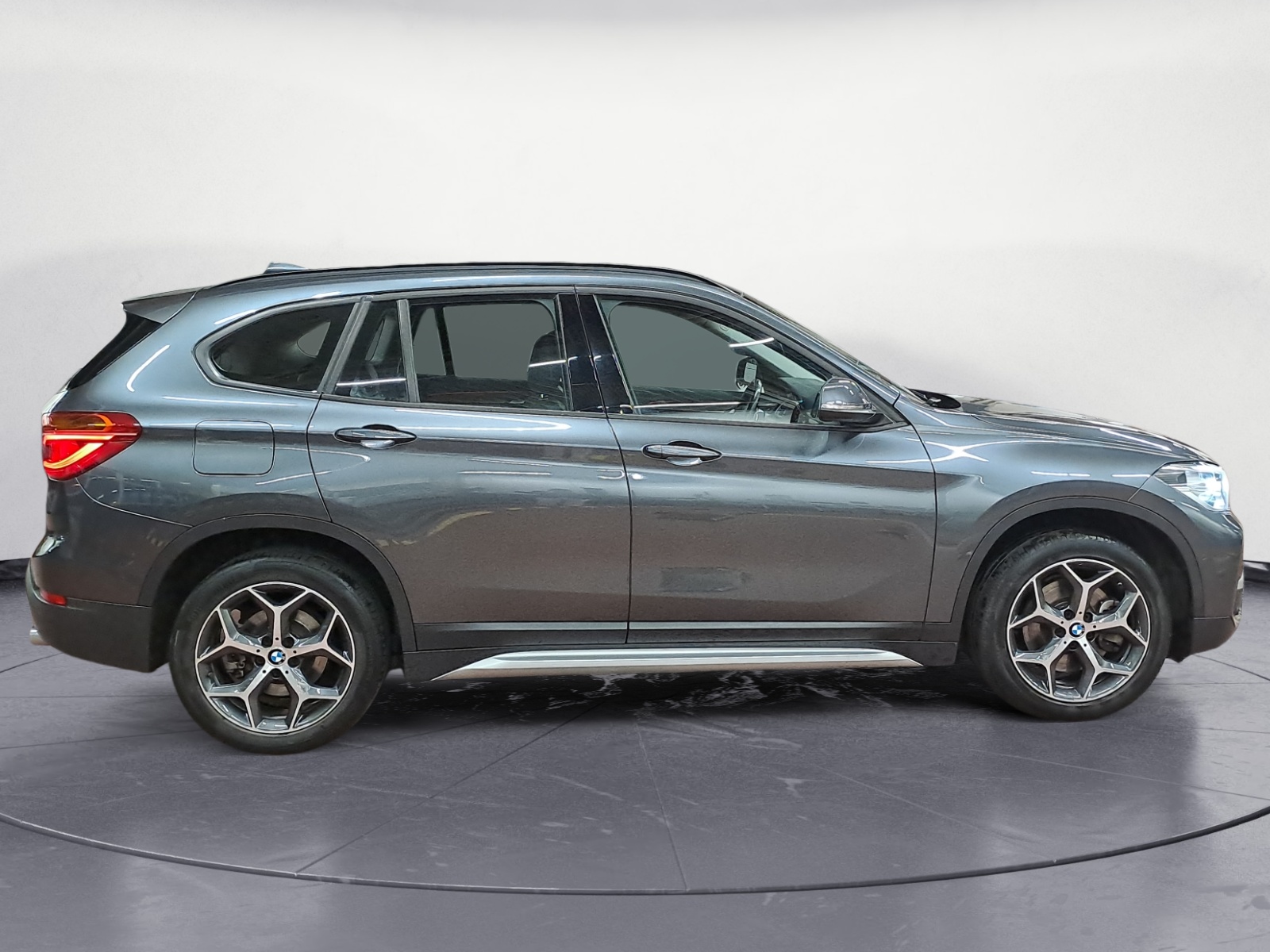 BMW - X1 xDrive20i Steptronic