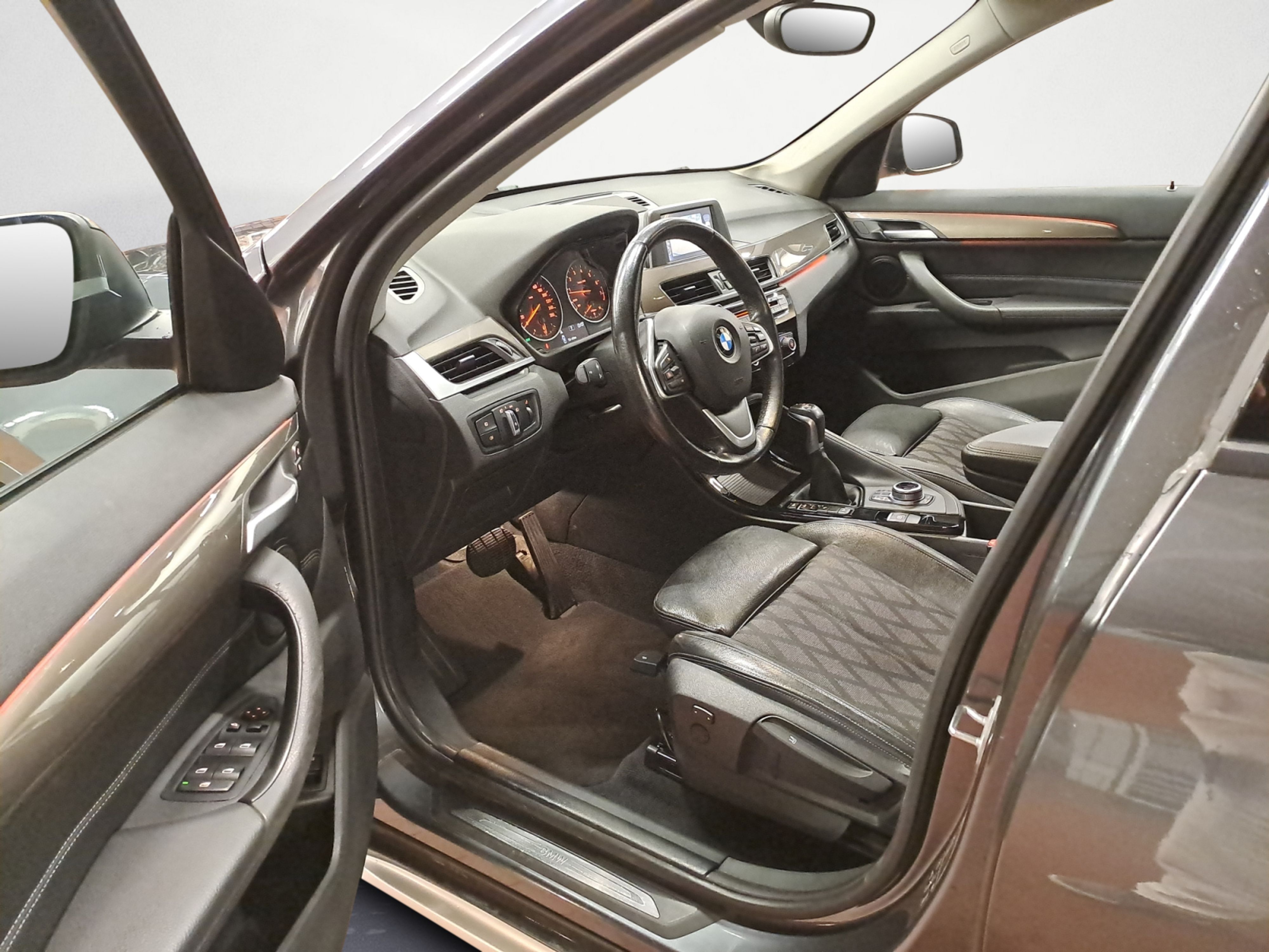 BMW - X1 xDrive20i Steptronic