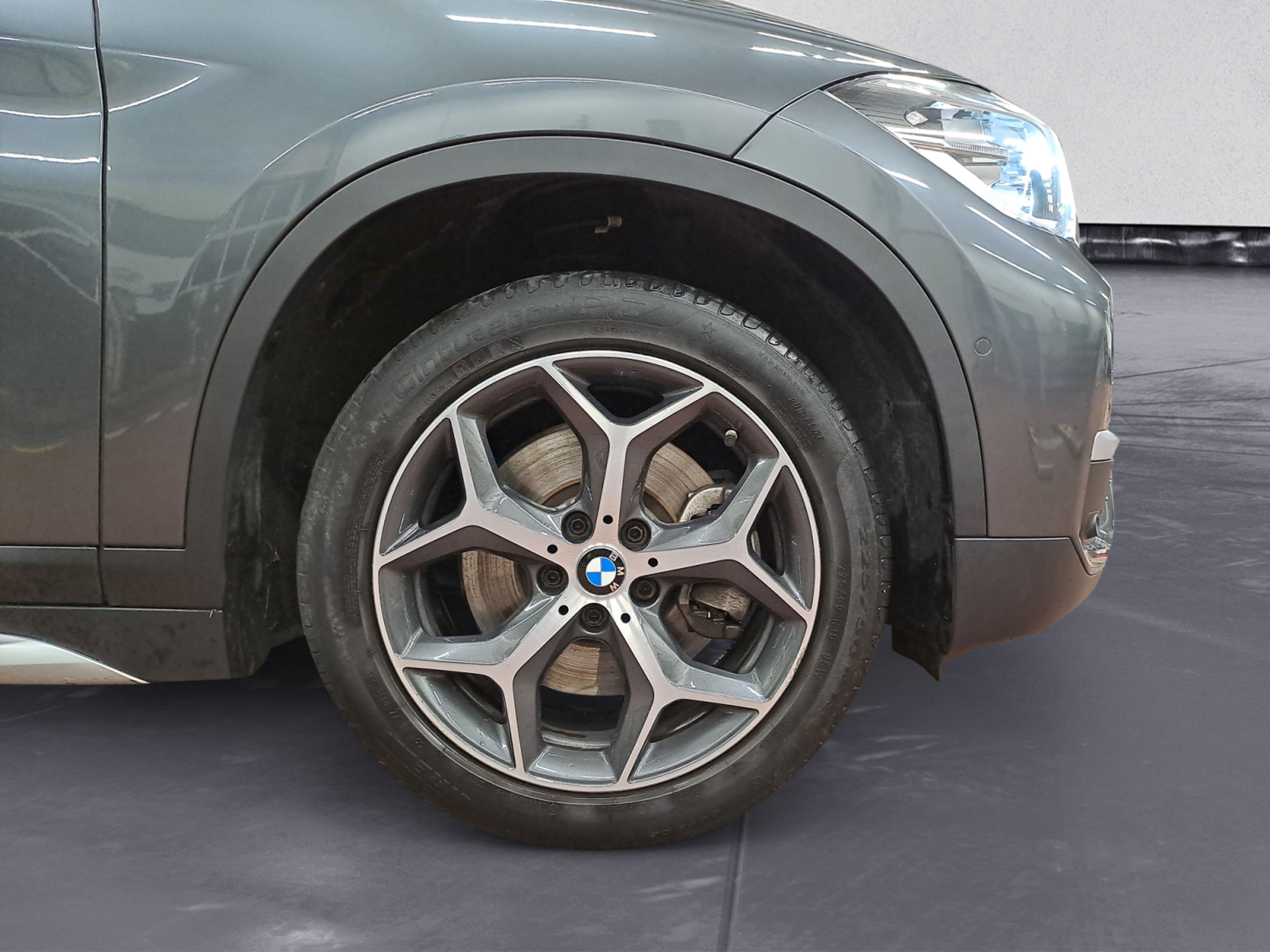 BMW - X1 xDrive20i Steptronic