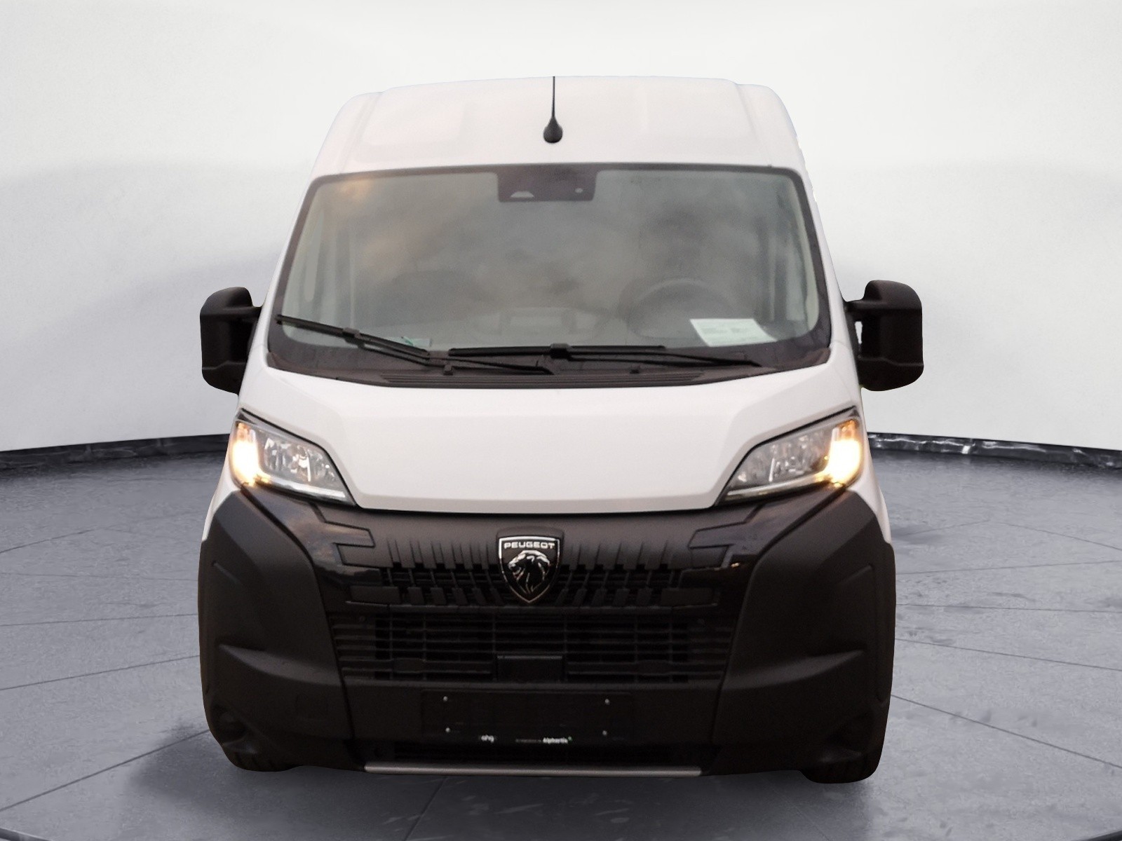 Peugeot - Boxer KW 335 L2H2 BlueHDI 140