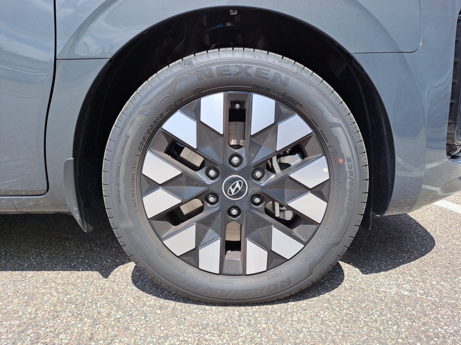 Hyundai - Staria 1.6 T-GDI Hybrid Signature