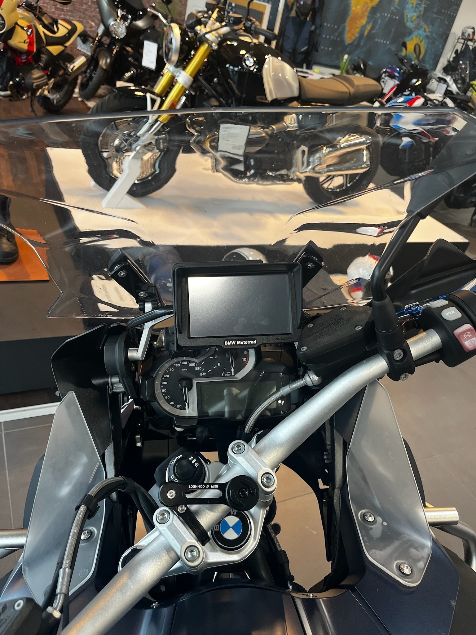 BMW Motorrad - R 1200 GS Adventure