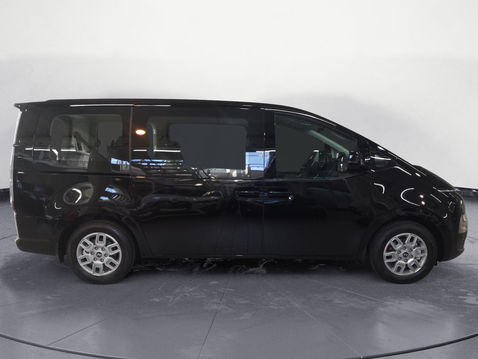 Hyundai - Staria 1,6 HEV TREND 9 SITZER