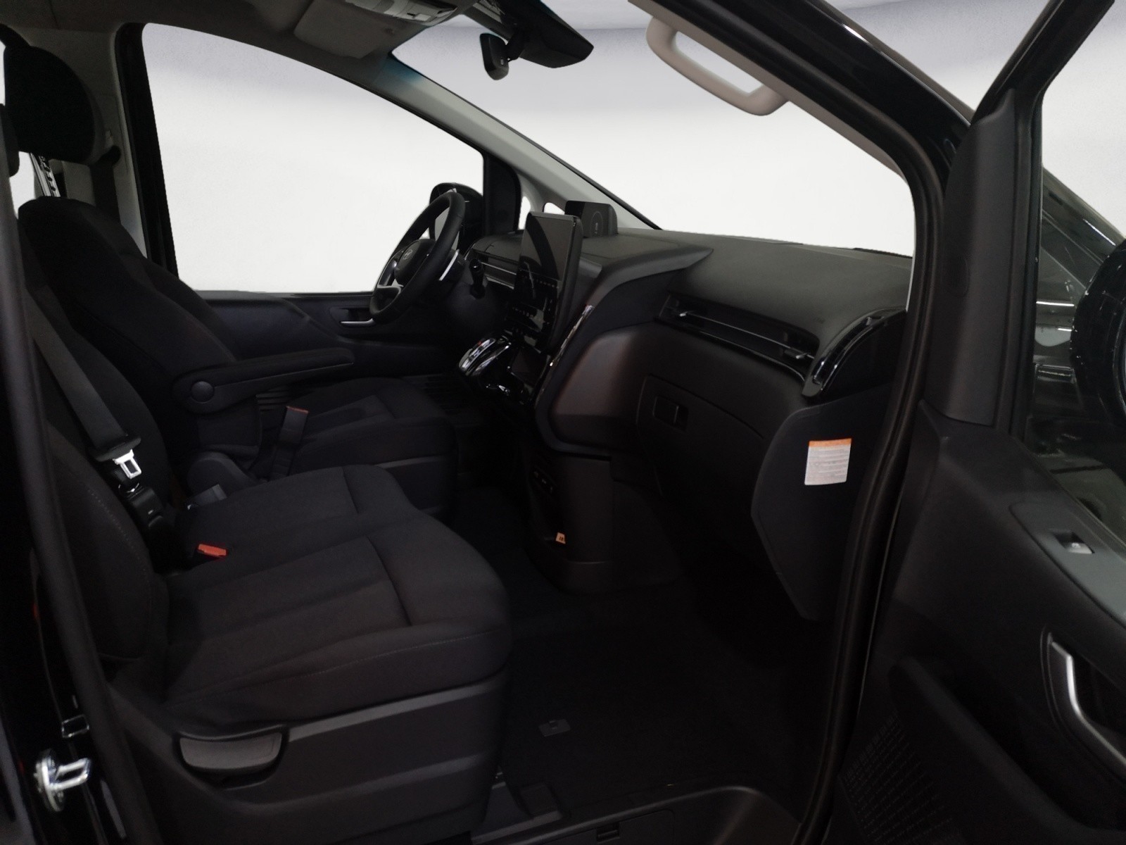 Hyundai - Staria 1,6 HEV TREND 9 SITZER