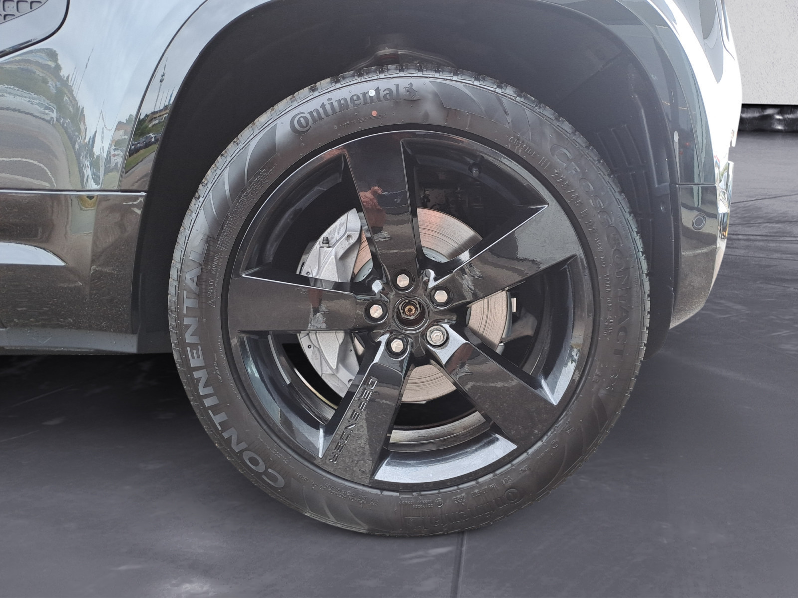 Land Rover - Defender 110 D300 X-Dynamic HSE