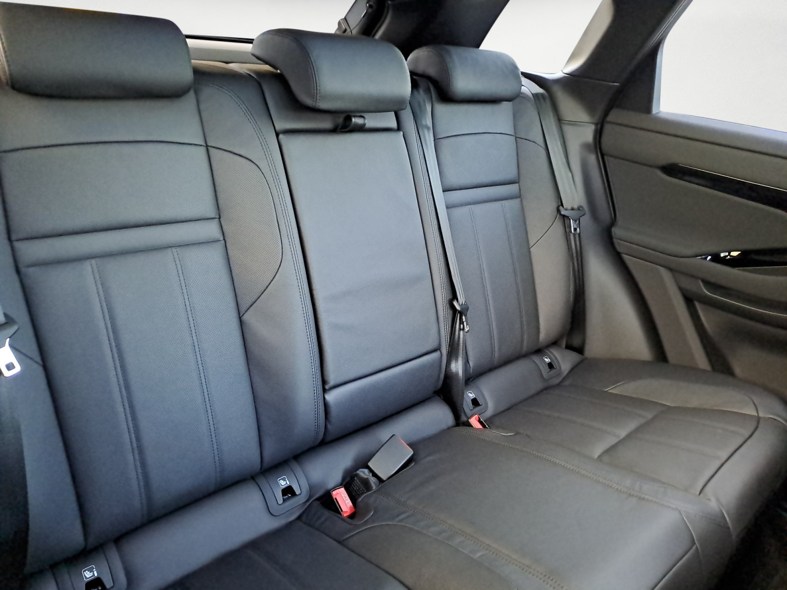 Land Rover - Range Rover Evoque D200 Dynamic SE