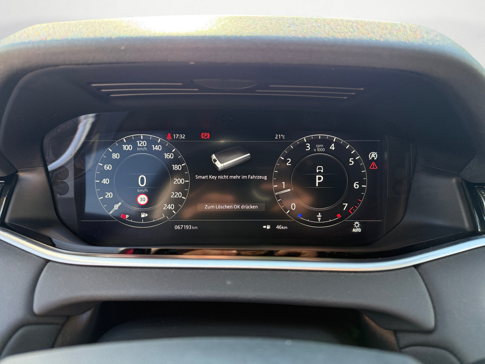 Land Rover - Range Rover Evoque SE P250