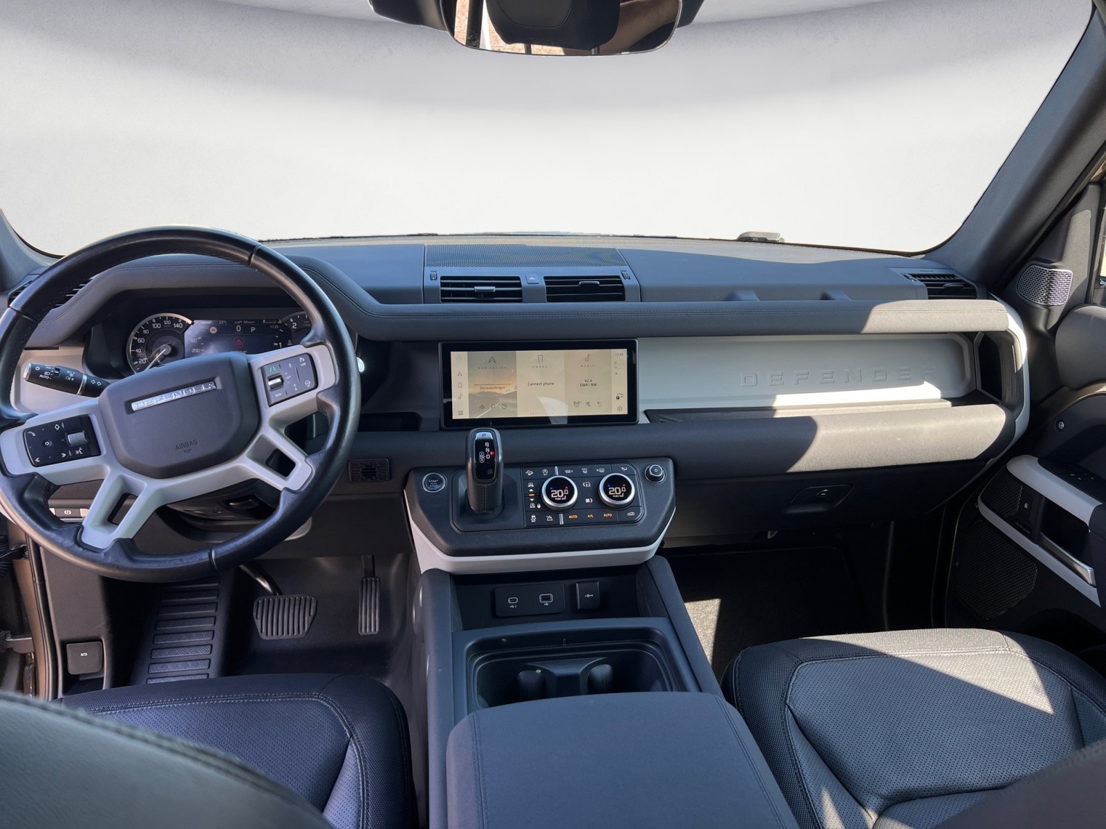 Land Rover - Defender D300 X-Dynamic SE 110