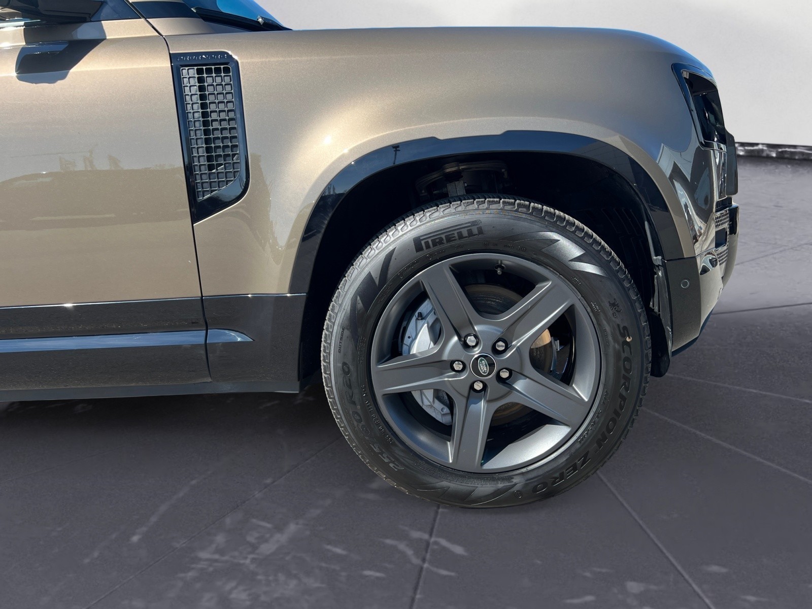 Land Rover - Defender D300 X-Dynamic SE 110