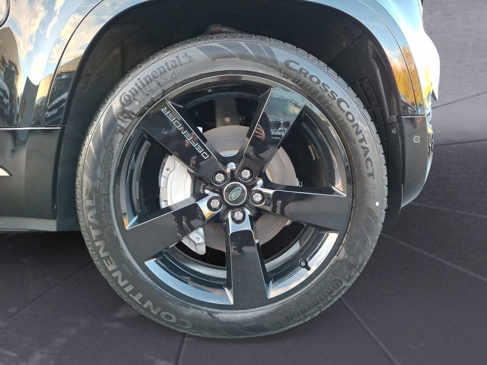 Land Rover - Defender 130 D300 X-Dynamic HSE