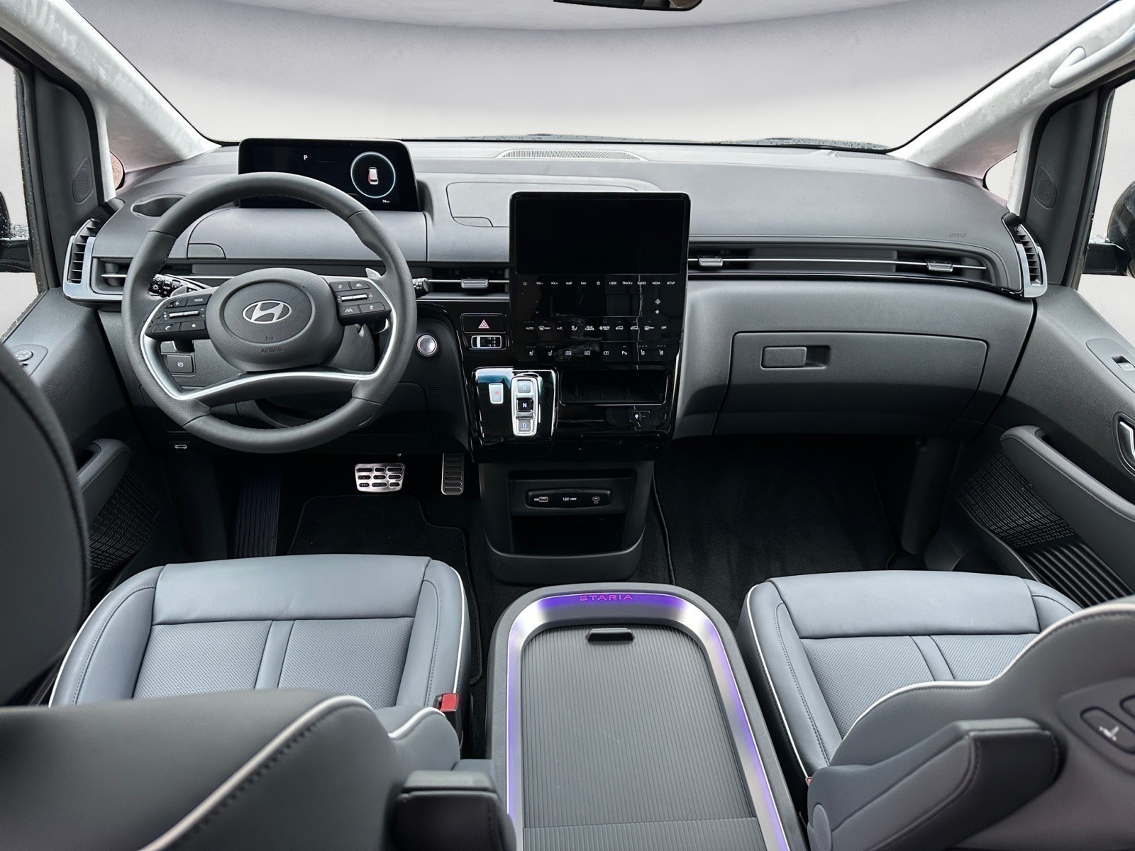 Hyundai - STARIA 7-Sitzer HEV Signature