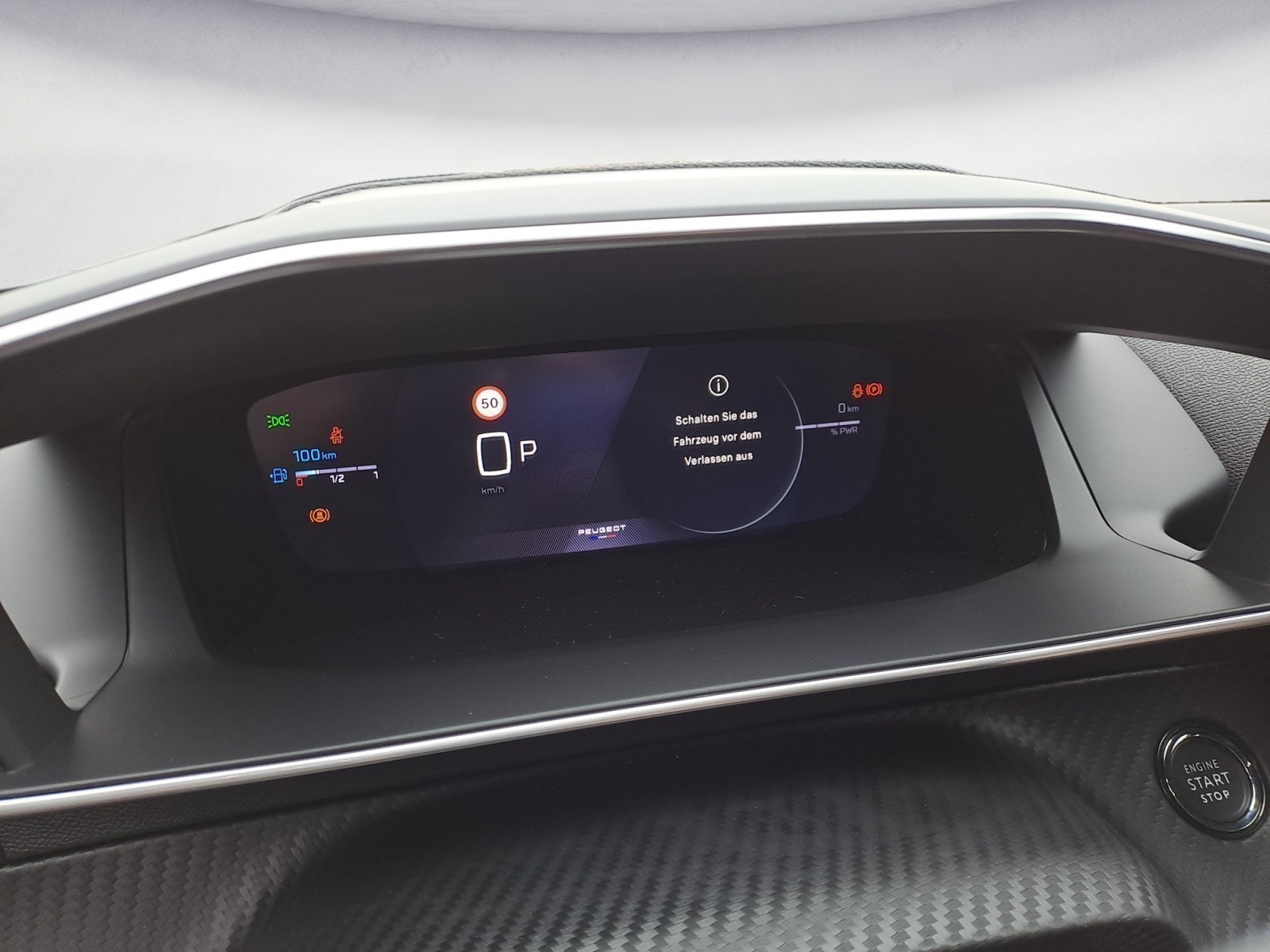 Peugeot - 2008 GT HYBRID 136 e-DSC6