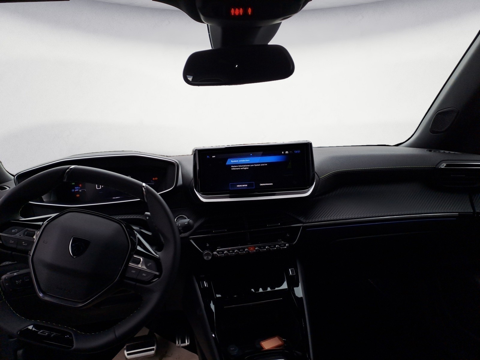 Peugeot - 2008 GT HYBRID 136 e-DSC6