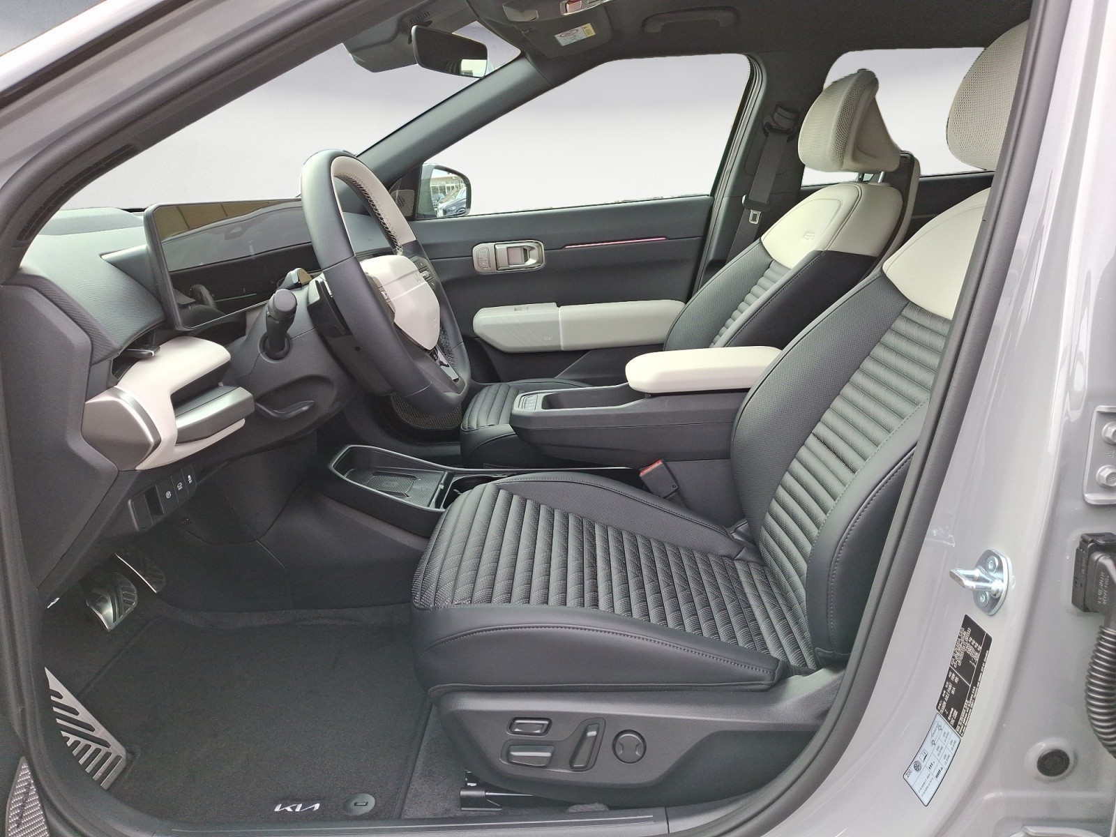 Kia - EV4 Hatchback 81 GTL FWD DWP/