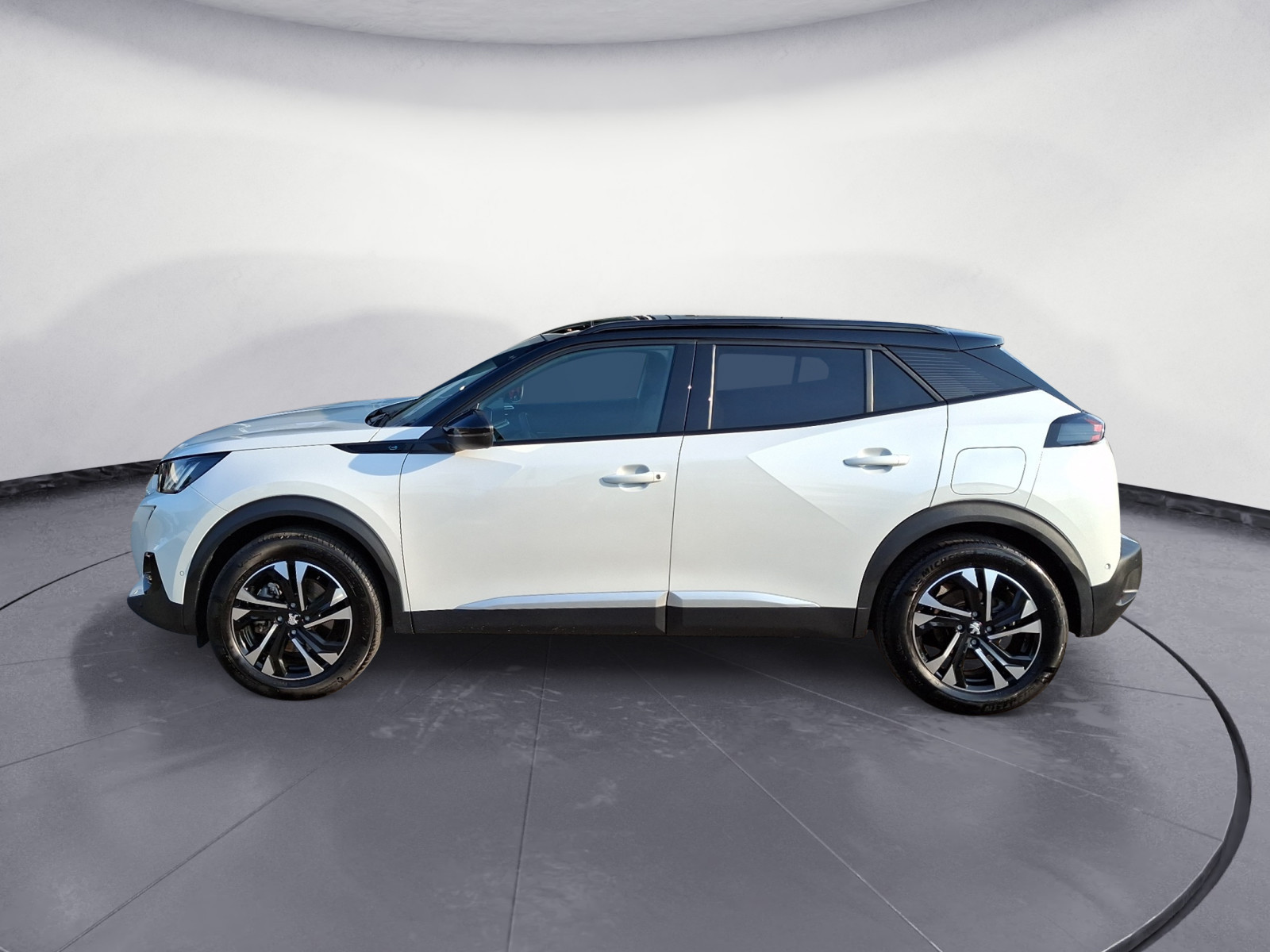 Peugeot - e-2008 136 Allure