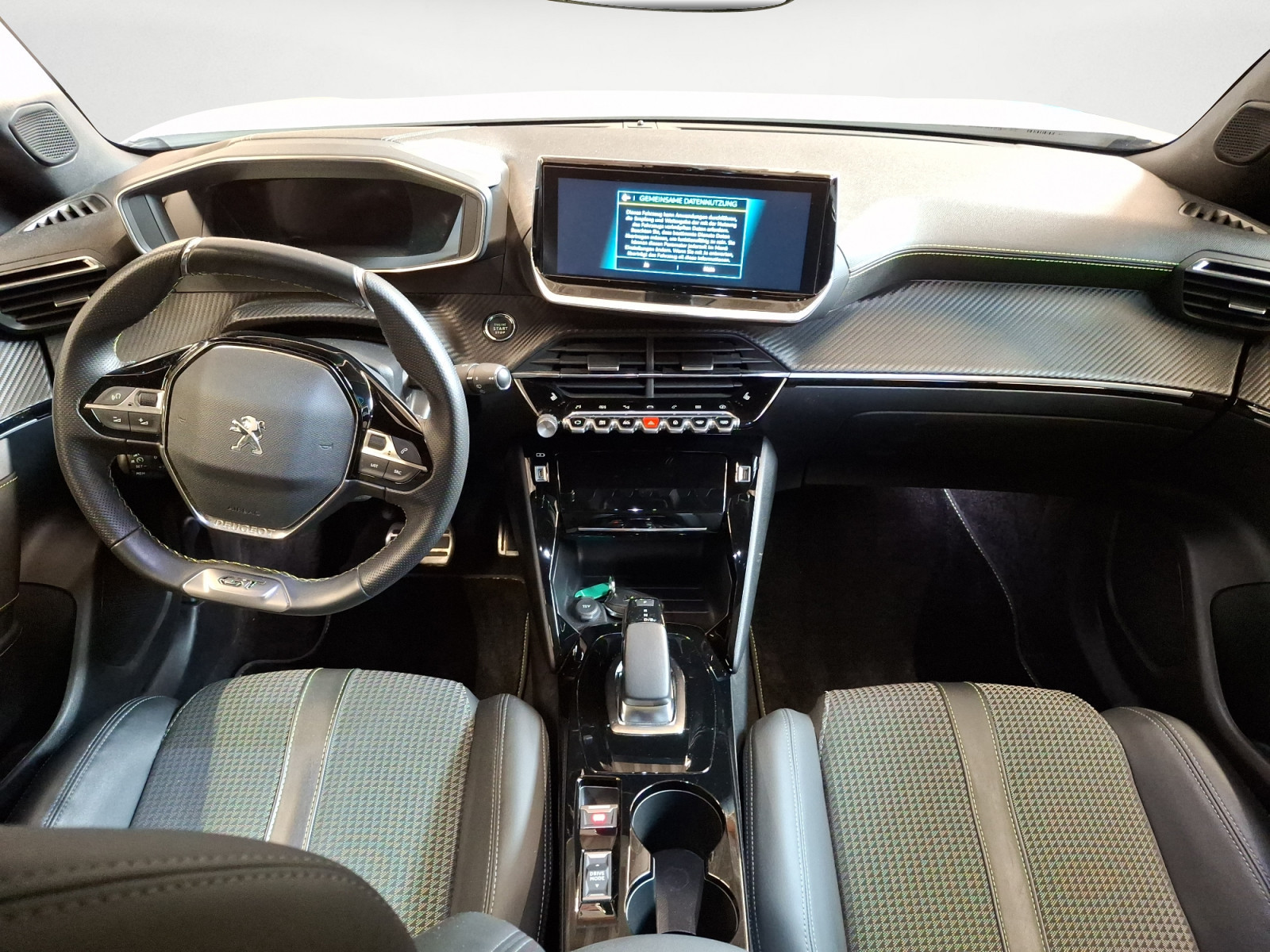 Peugeot - e-2008 136 Allure