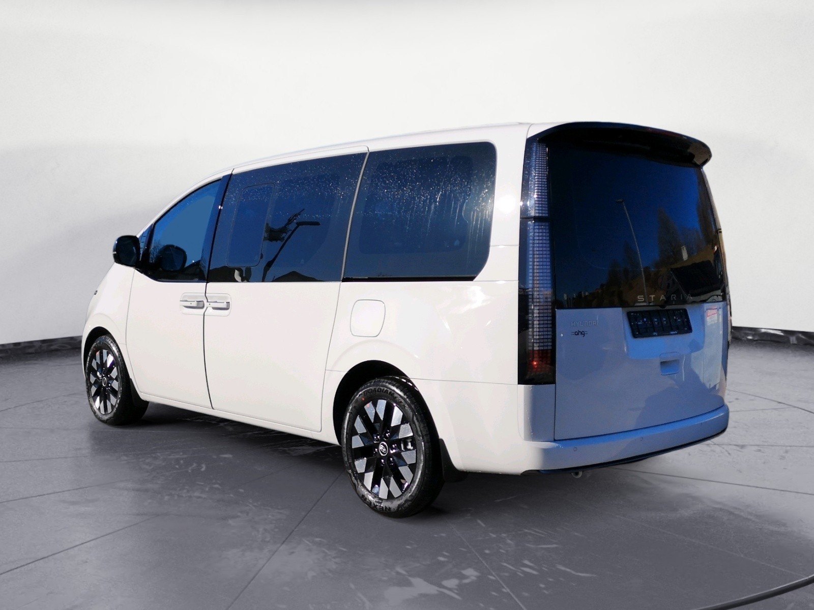 Hyundai - STARIA 7-Sitzer (MY25) HEV 1.6