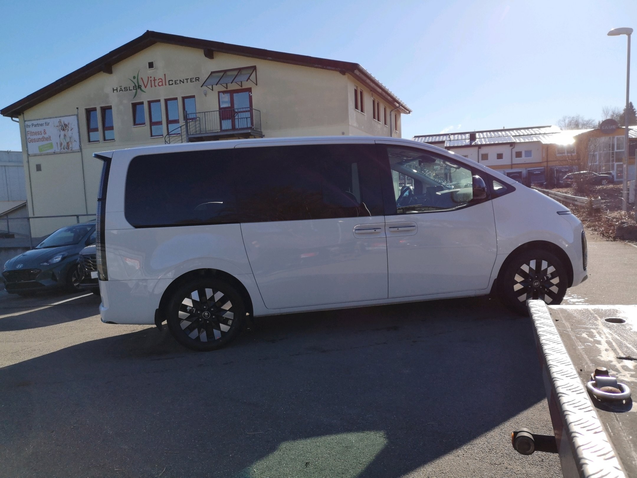 Hyundai - STARIA 7-Sitzer (MY25) HEV 1.6