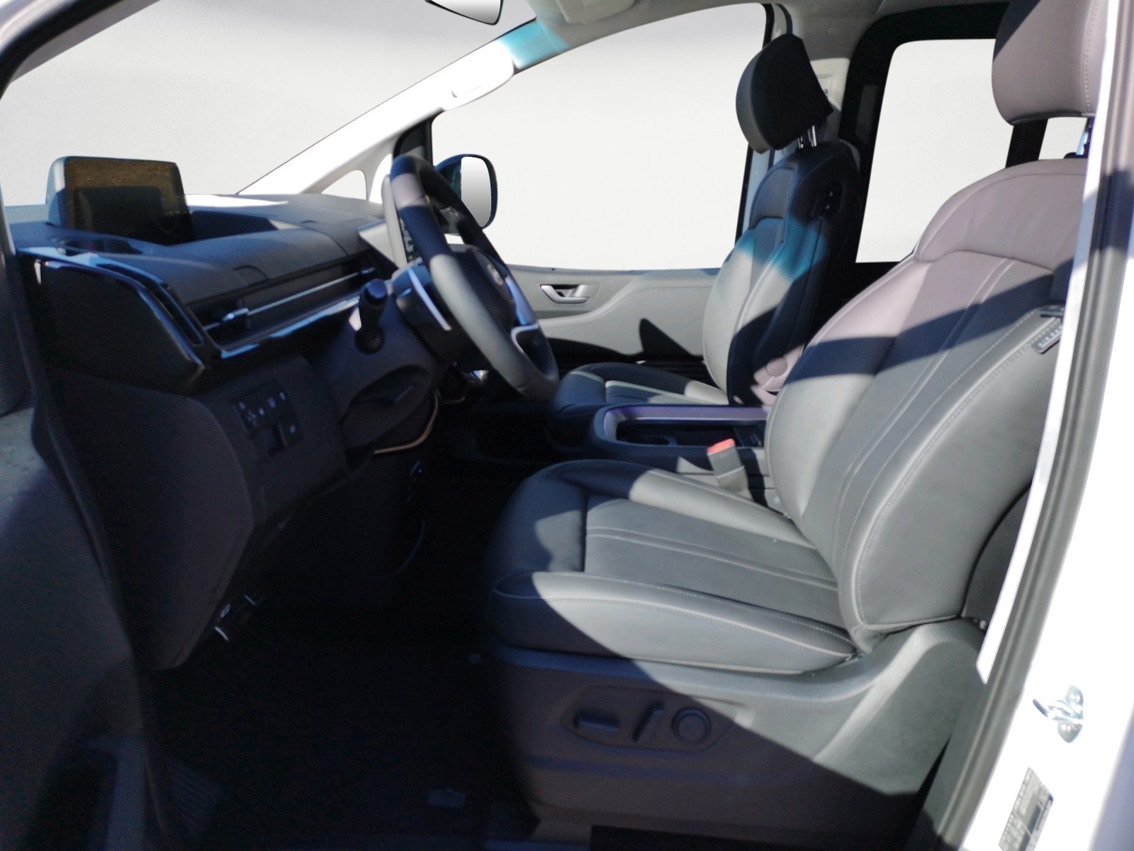 Hyundai - STARIA 7-Sitzer (MY25) HEV 1.6