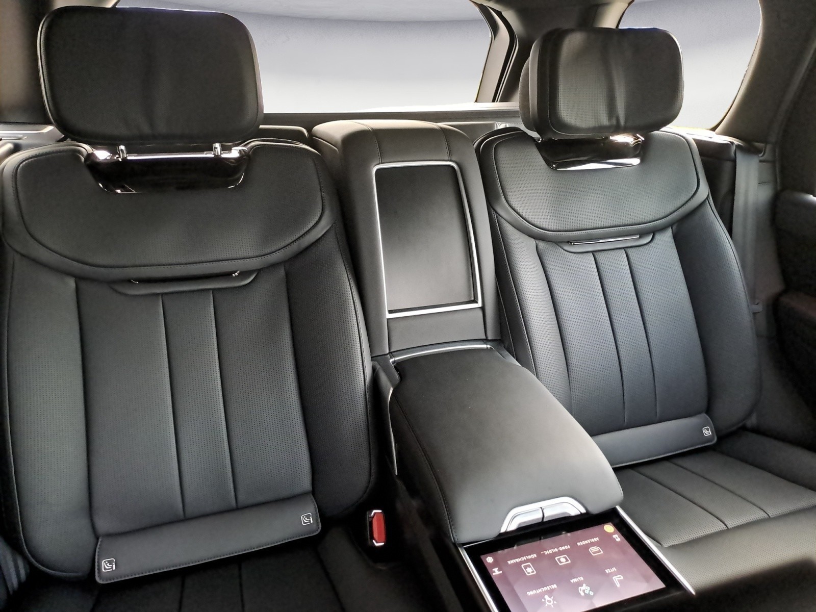 Land Rover - Range Rover D350 LWB SV