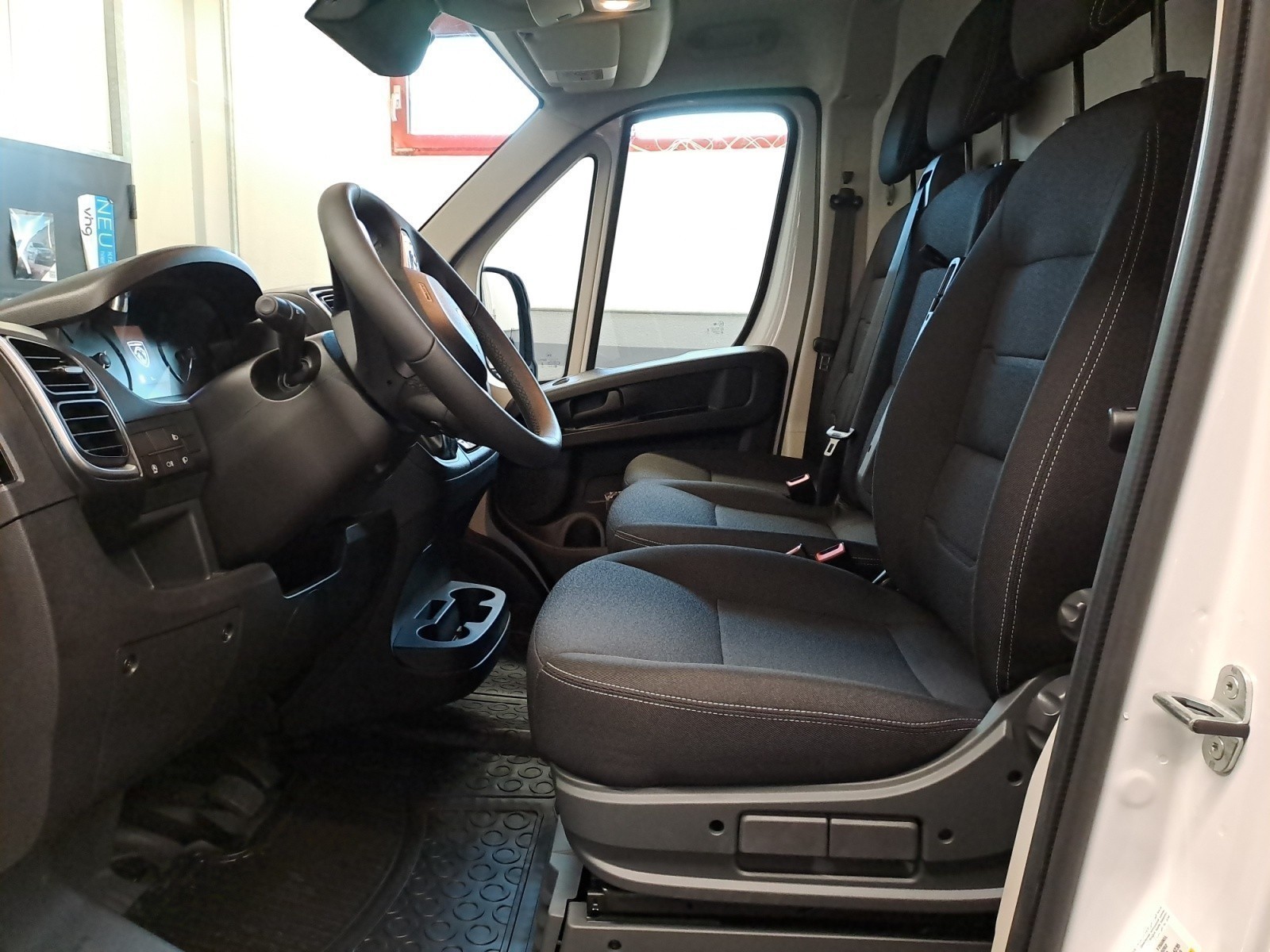 Peugeot - Boxer Kawa 335 L2H2 BlueHDi 180 AT