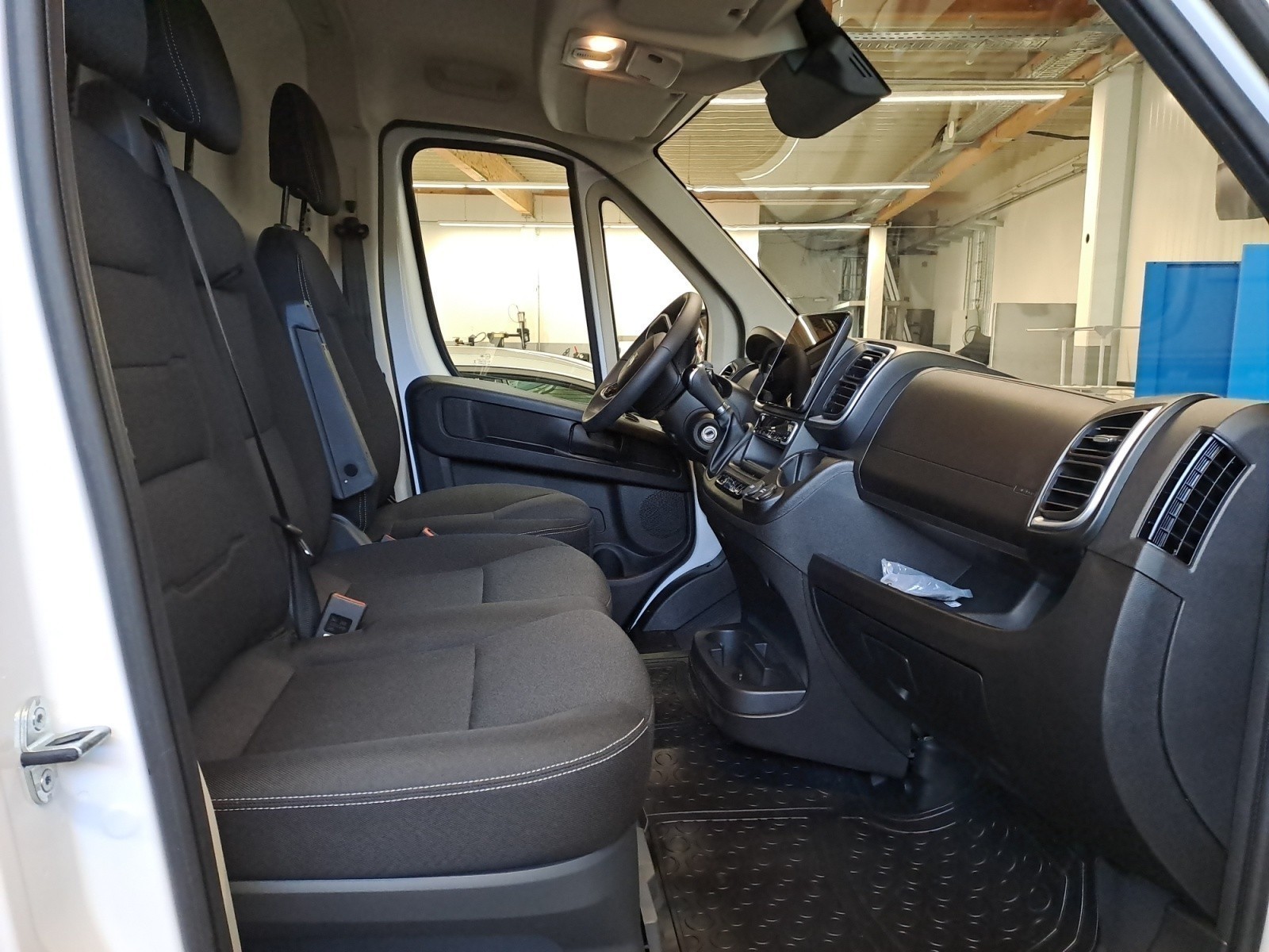 Peugeot - Boxer Kawa 335 L2H2 BlueHDi 180 AT