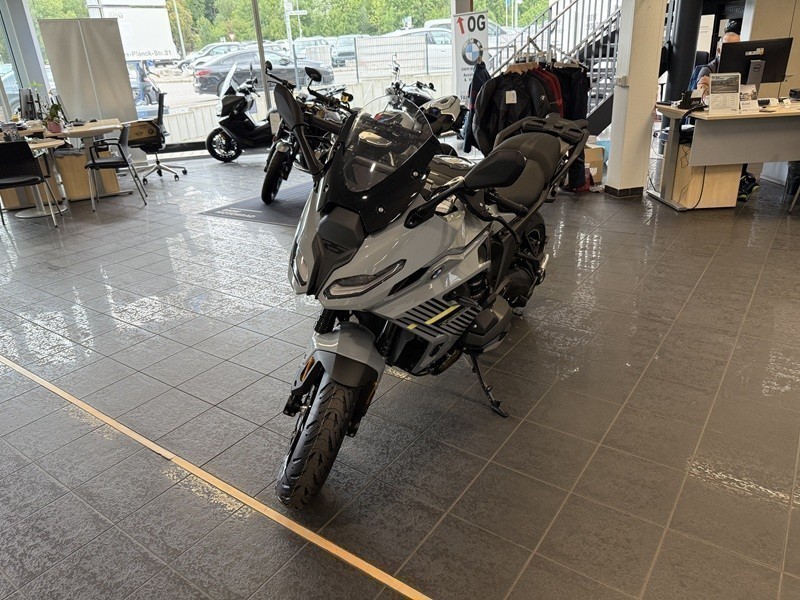 BMW Motorrad - R 1300 RS Option 719 4 Paketen sofort verfügbar