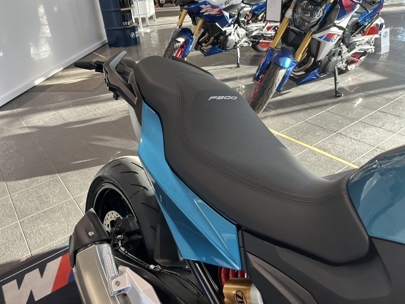 BMW Motorrad - F 900 R sofort verfügbar