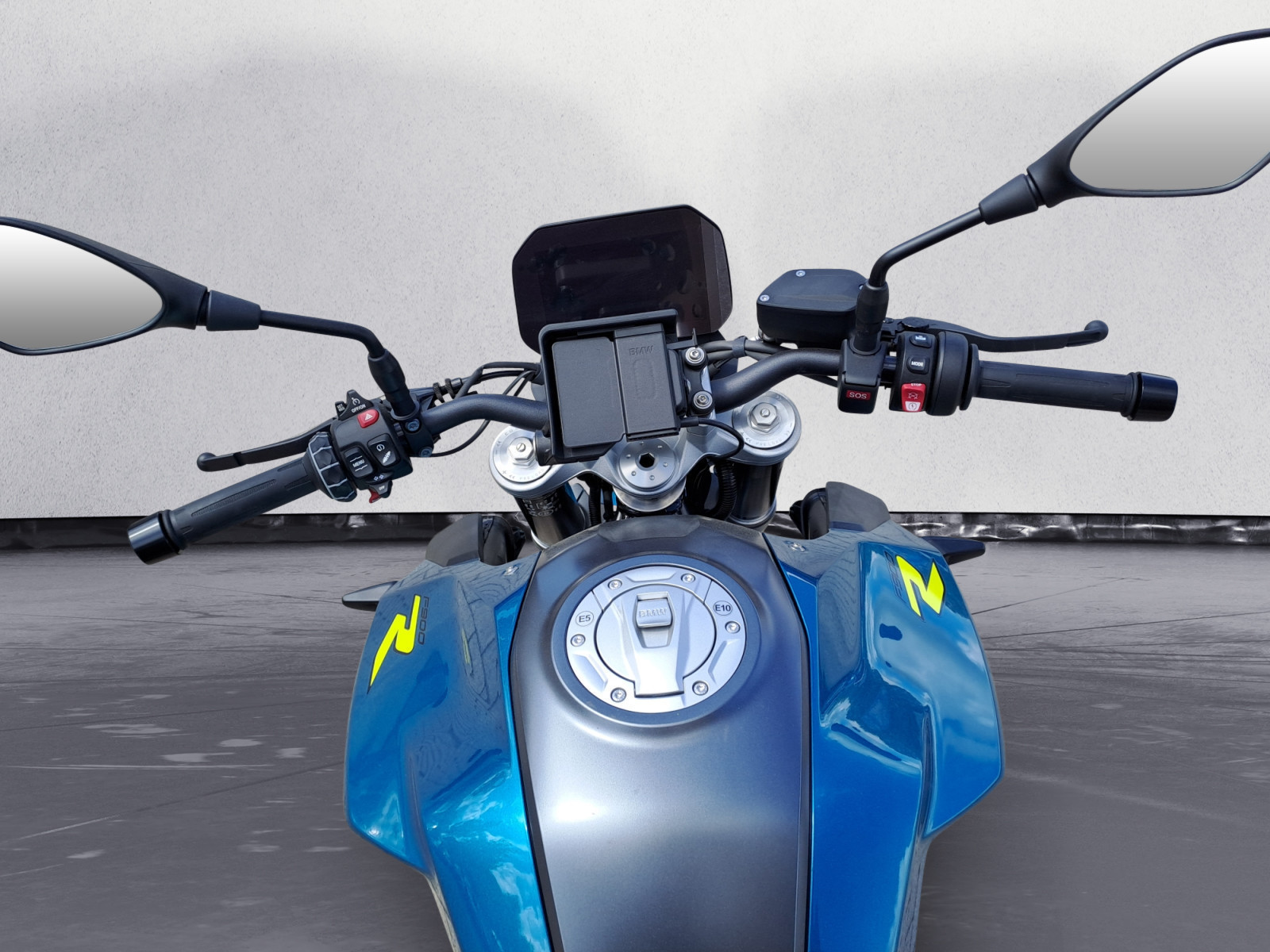 BMW Motorrad - F 900 R