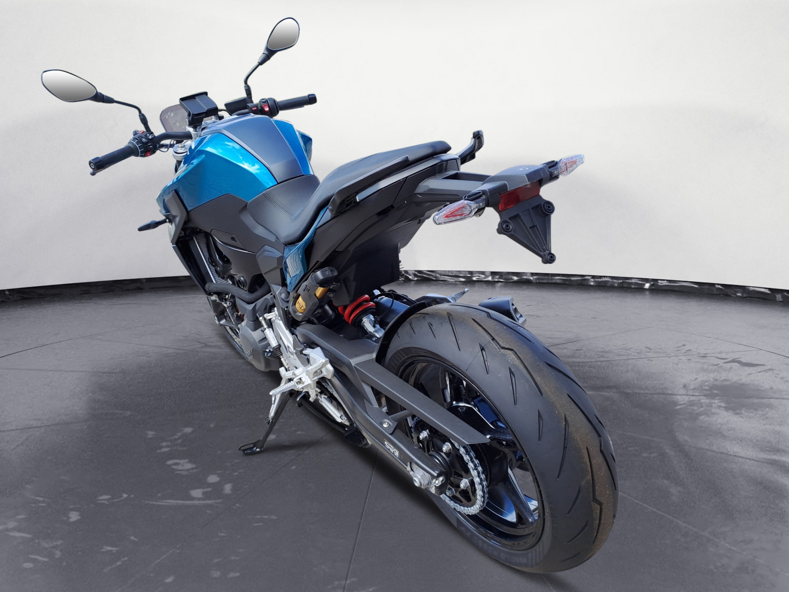 BMW Motorrad - F 900 R
