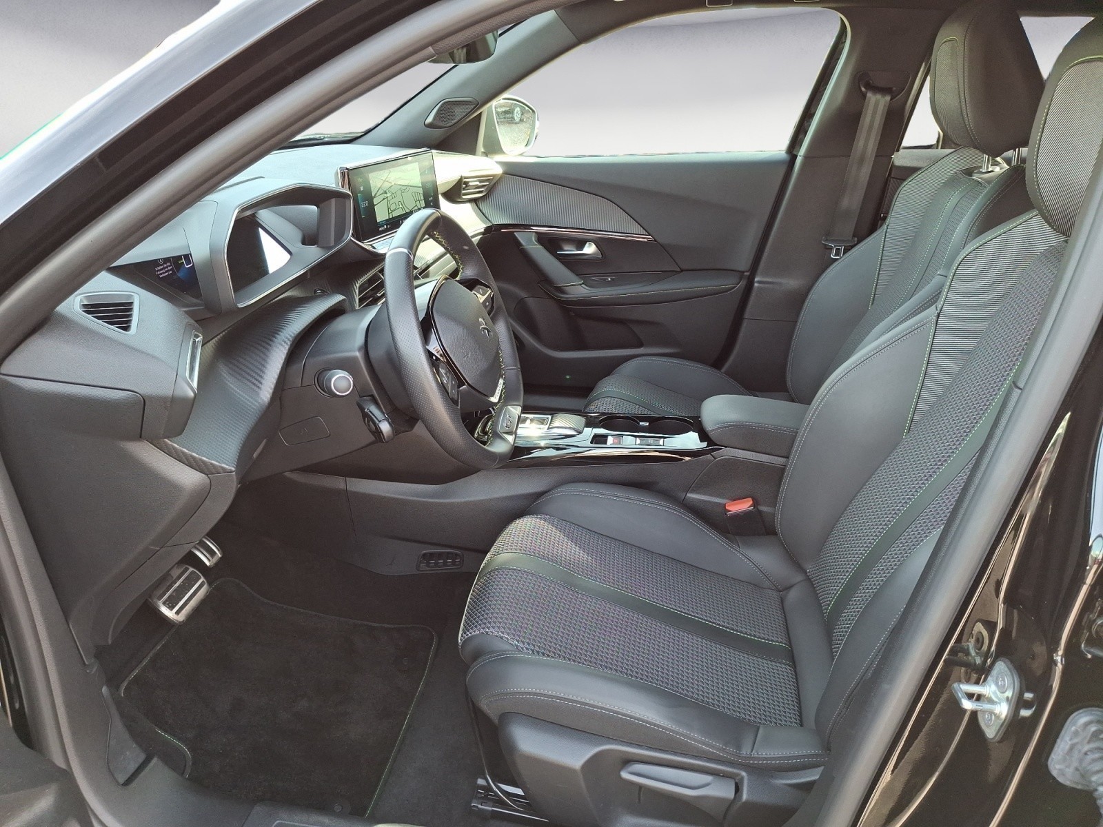 Peugeot - e-2008 136 GT