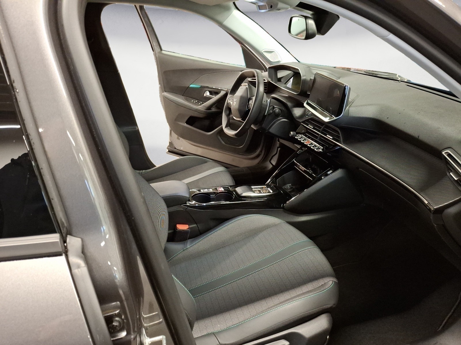 Peugeot - 2008 BlueHDi 130 EAT8 Allure Pack