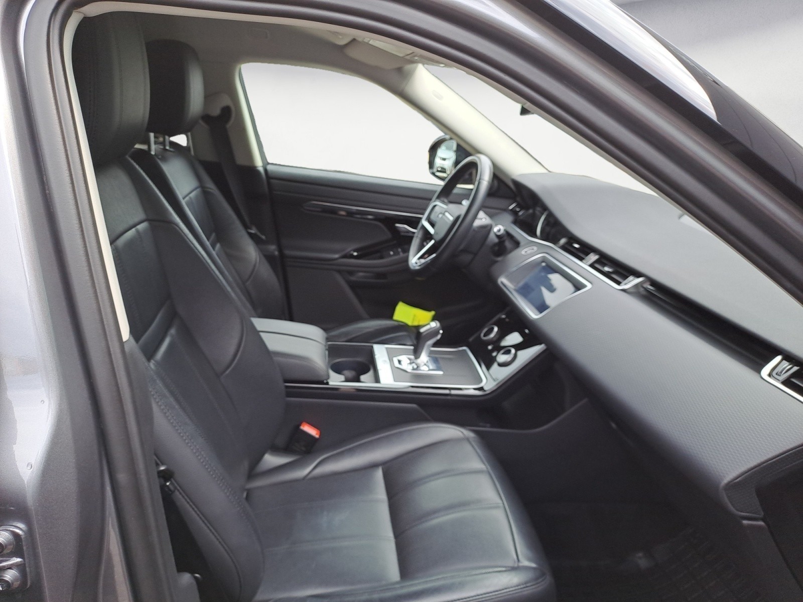 Land Rover - Range Rover Evoque P300e S