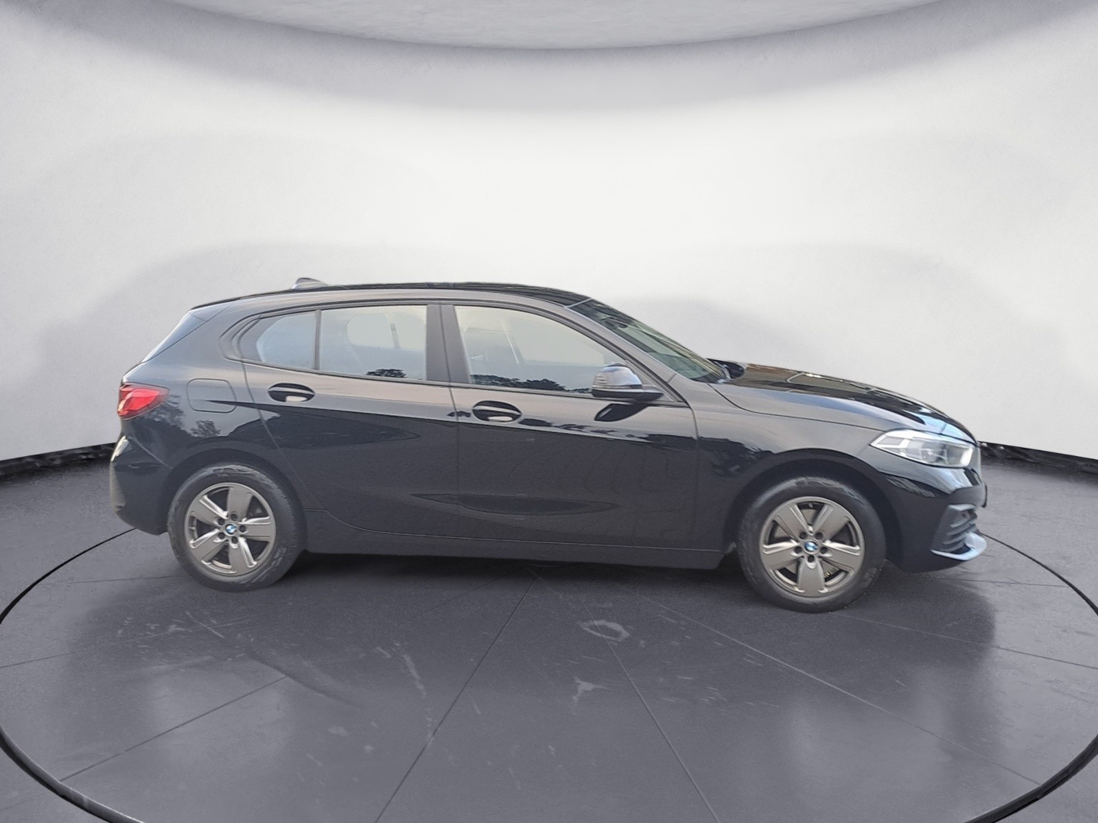 BMW - 118i Advantage