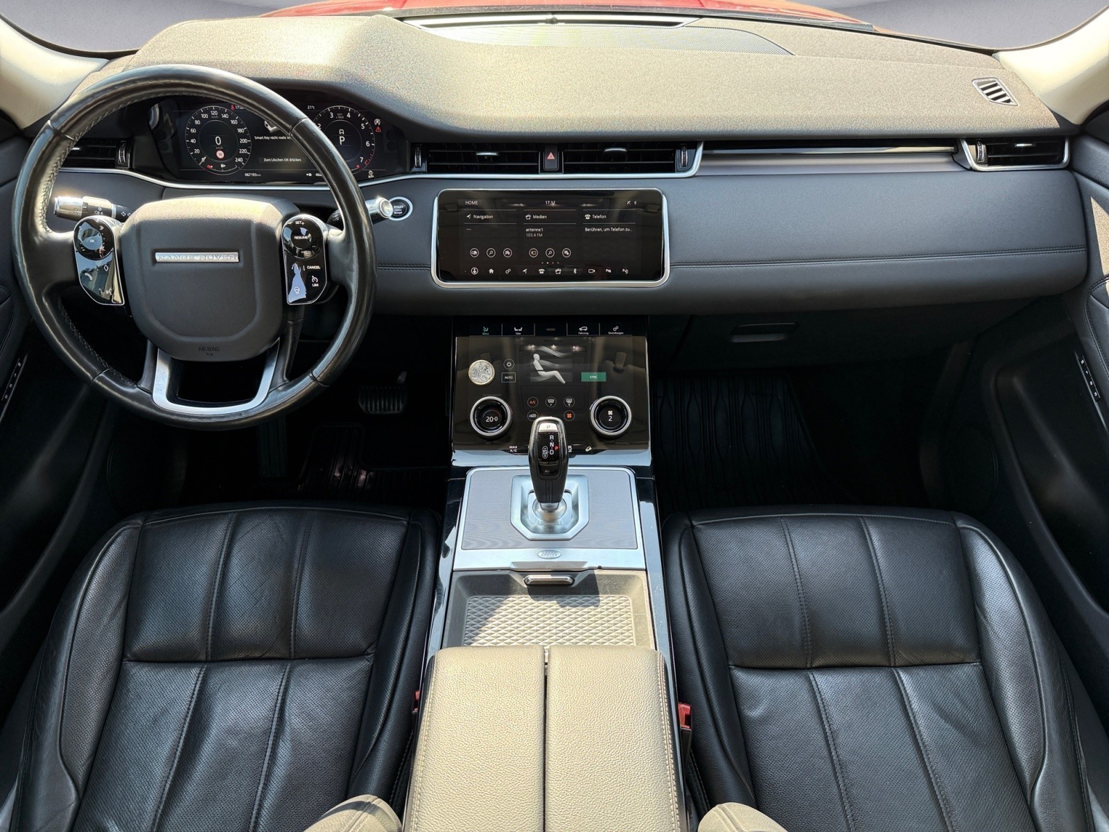 Land Rover - Range Rover Evoque SE P250