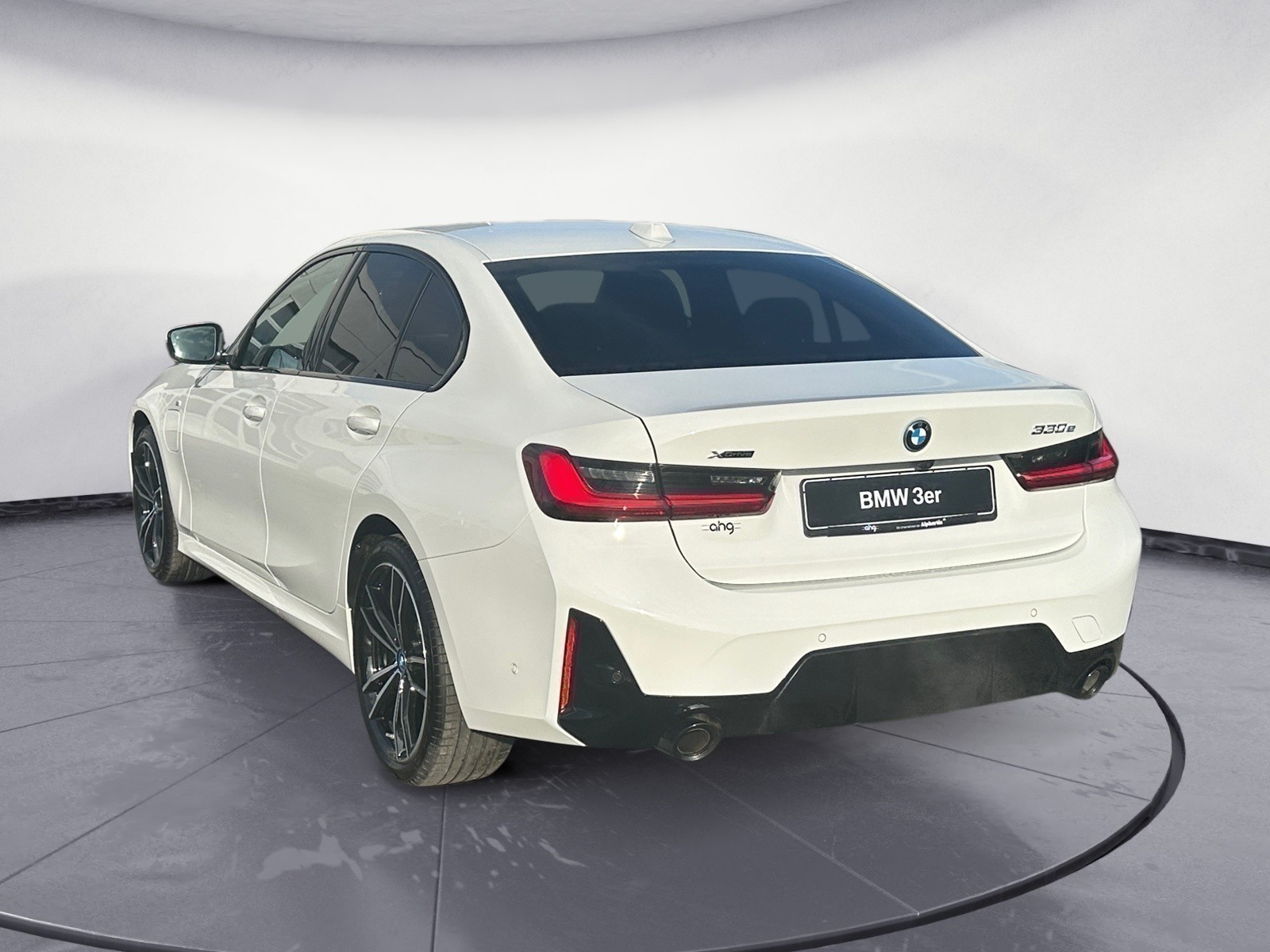 BMW - 330e xDrive Limousine