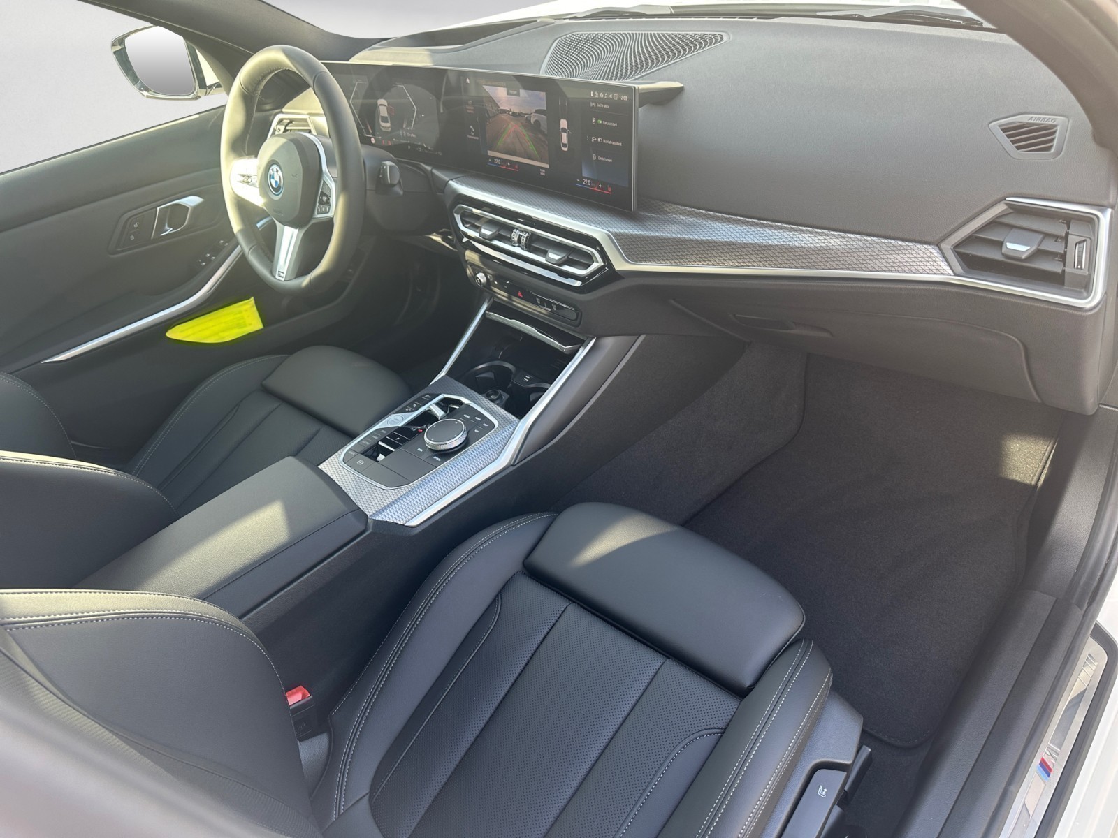 BMW - 330e xDrive Limousine