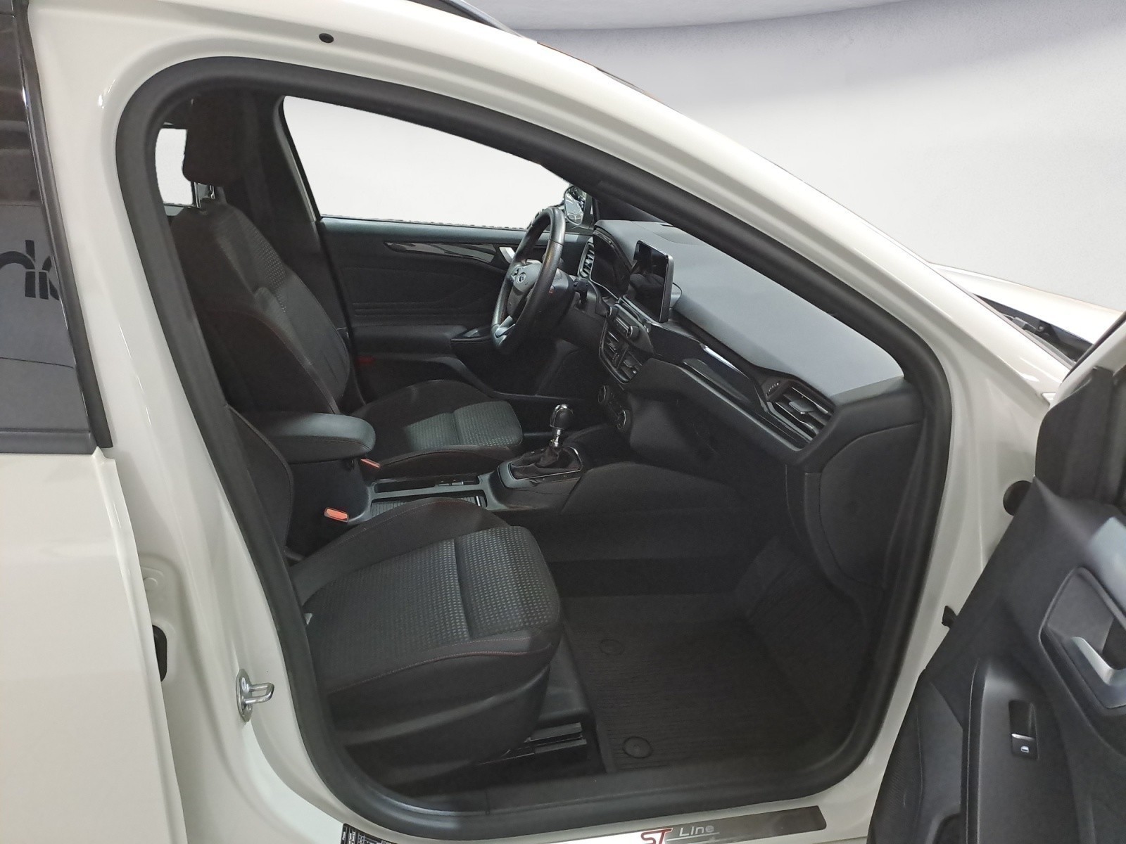 Ford - Focus 1,0 EcoBoost Hybrid ST-Line Turnier