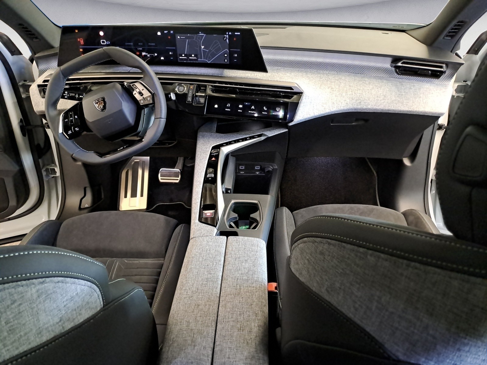 Peugeot - 3008 GT HYBRID 136 e-DSC6