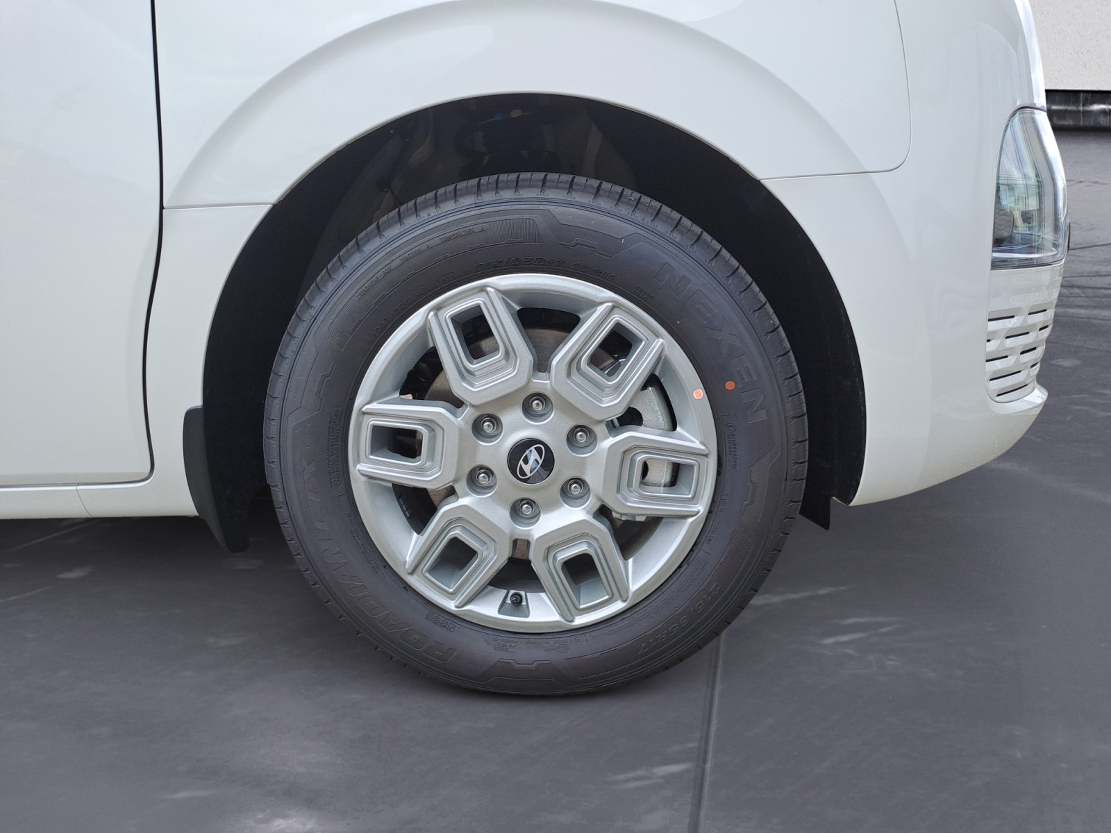 Hyundai - STARIA HEV 9-Sitzer TREND