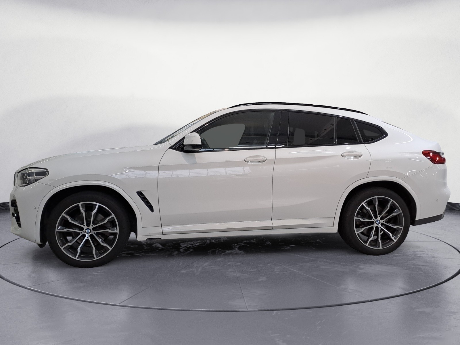 BMW - X4 xDrive20i AT xLine