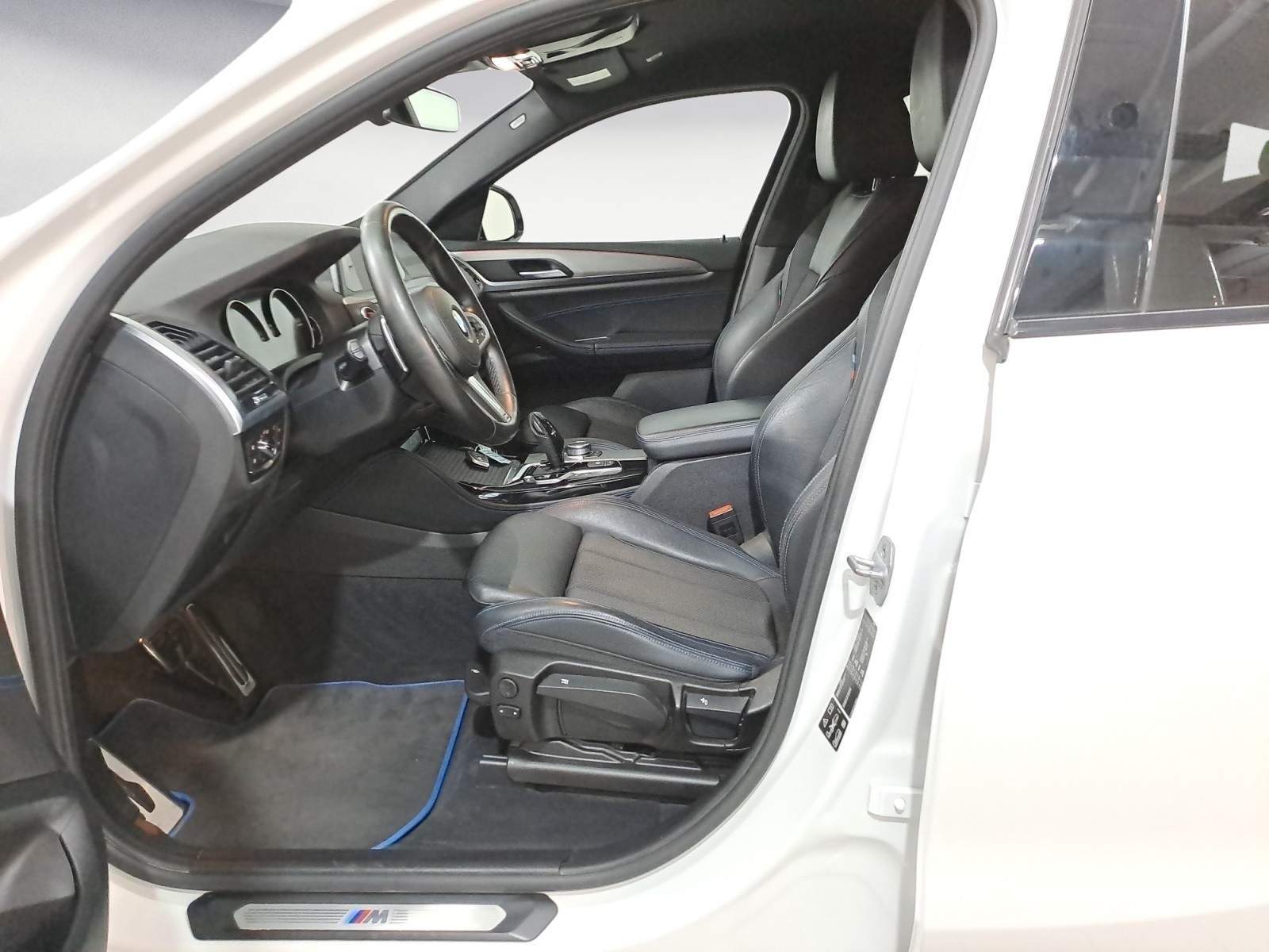 BMW - X4 xDrive20i AT xLine