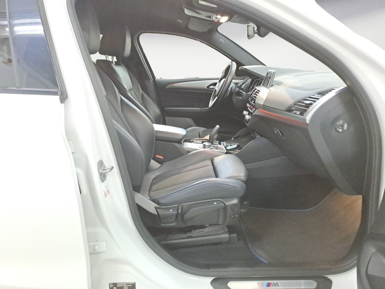 BMW - X4 xDrive20i AT xLine