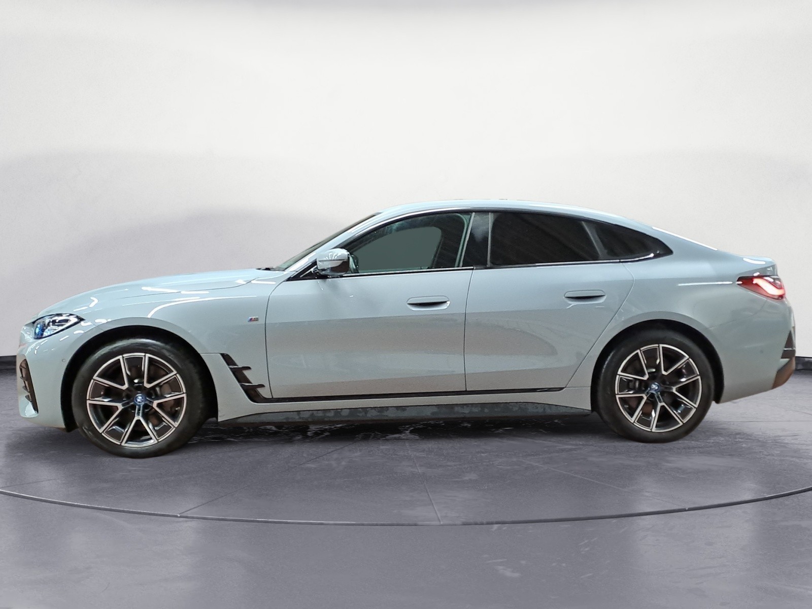 BMW - i4 eDrive40 M-Sport