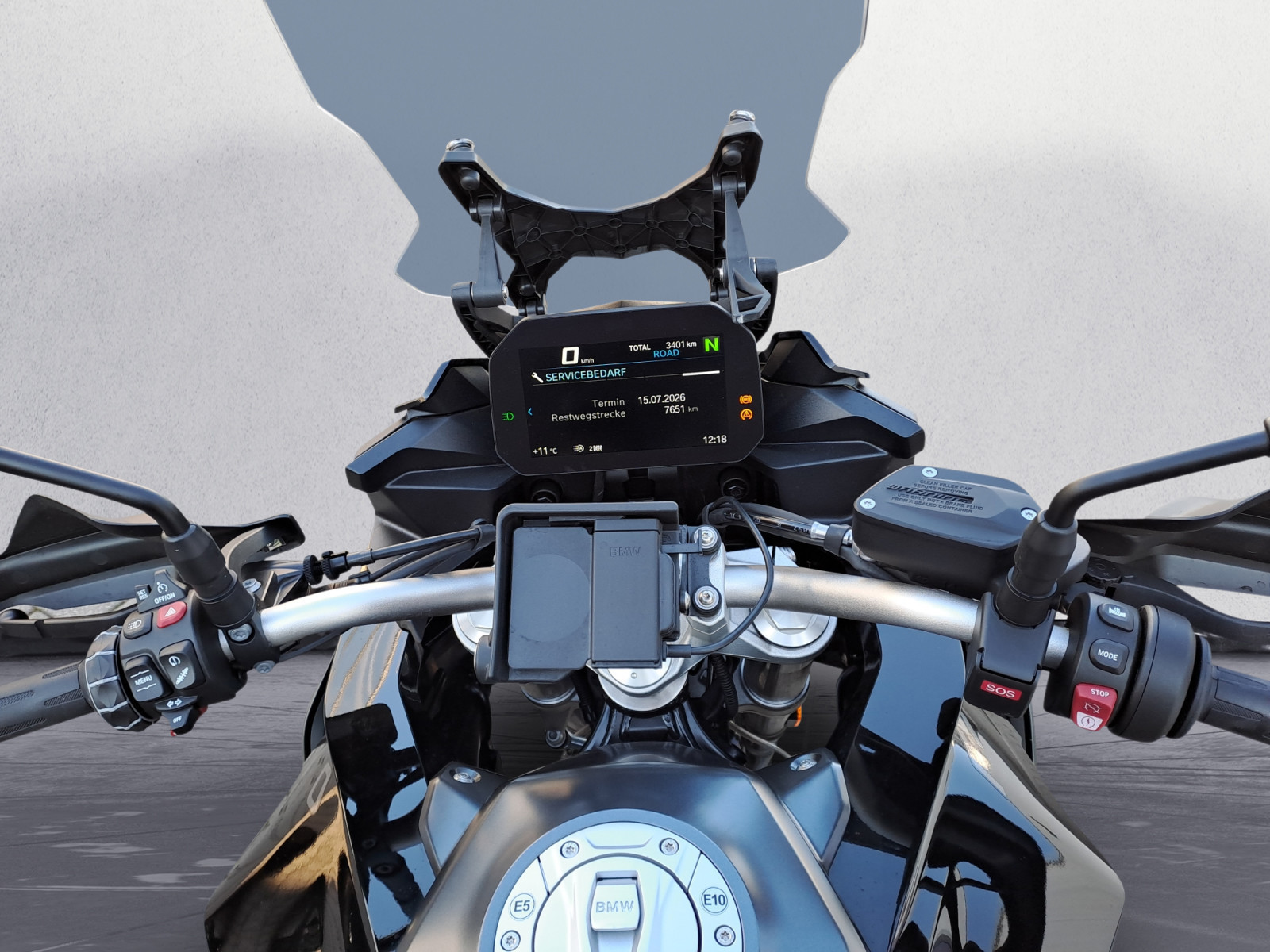 BMW Motorrad - F 900 XR